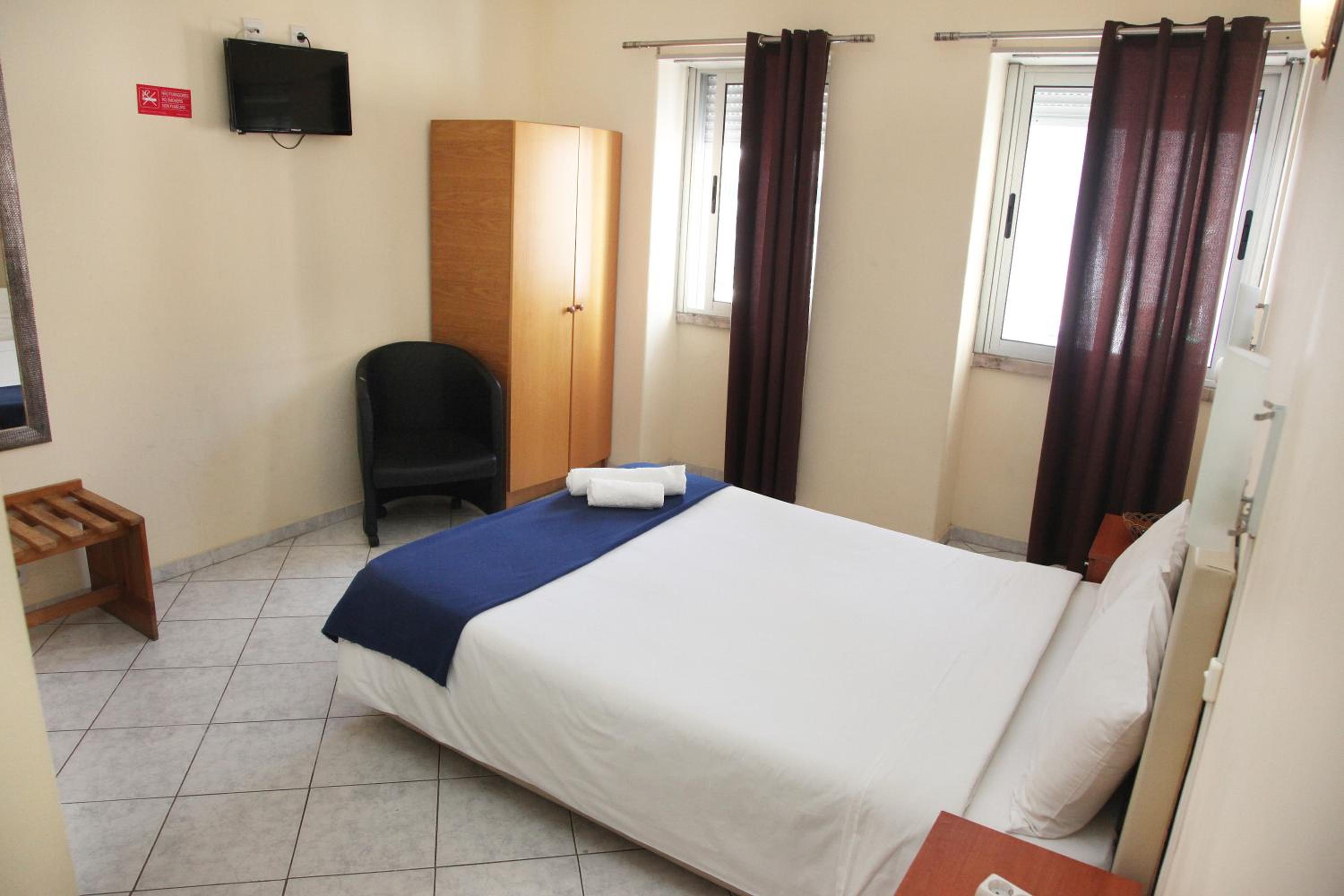 Double Room - Photo 12