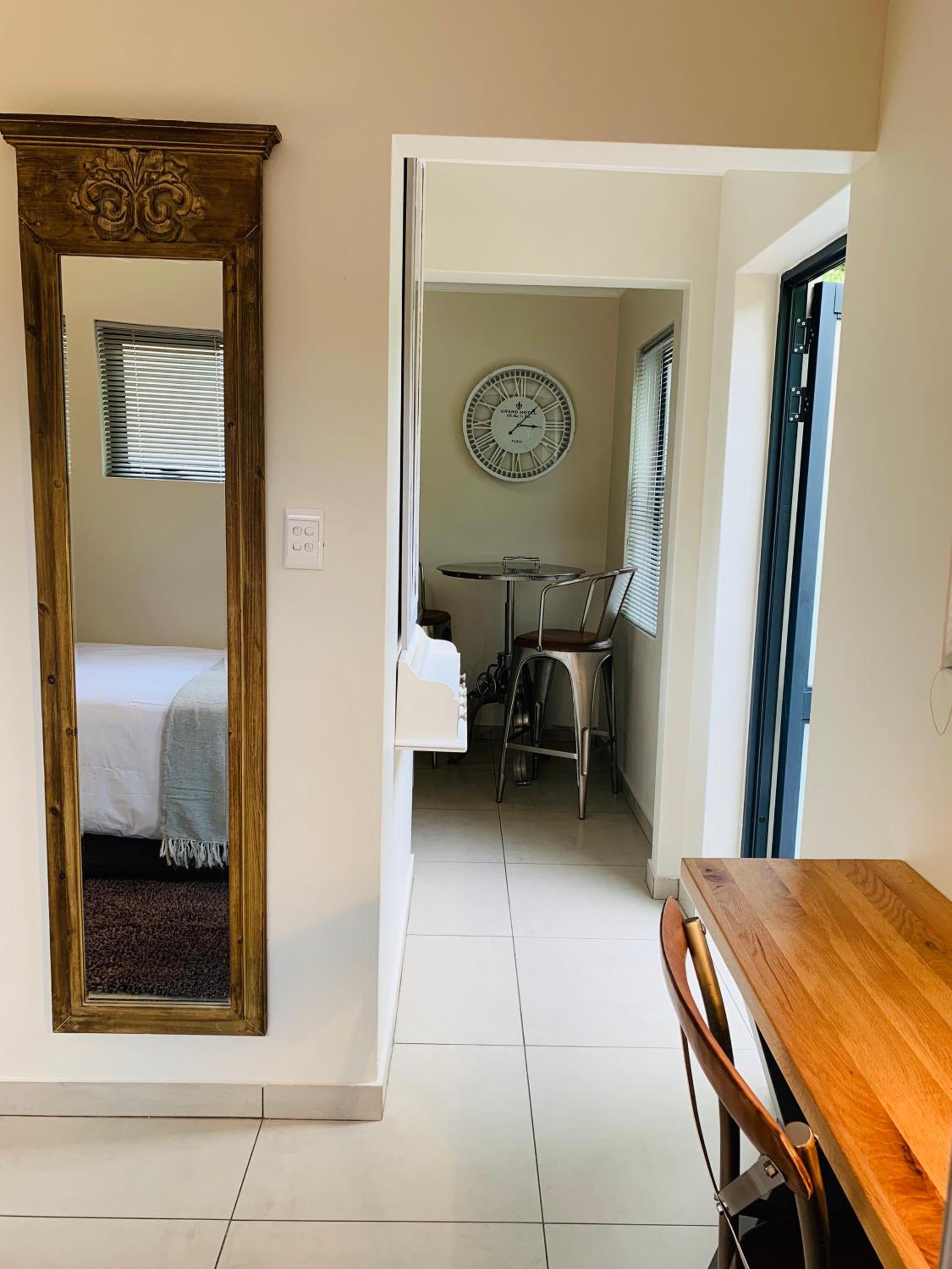 Deluxe Double Room - Photo 10