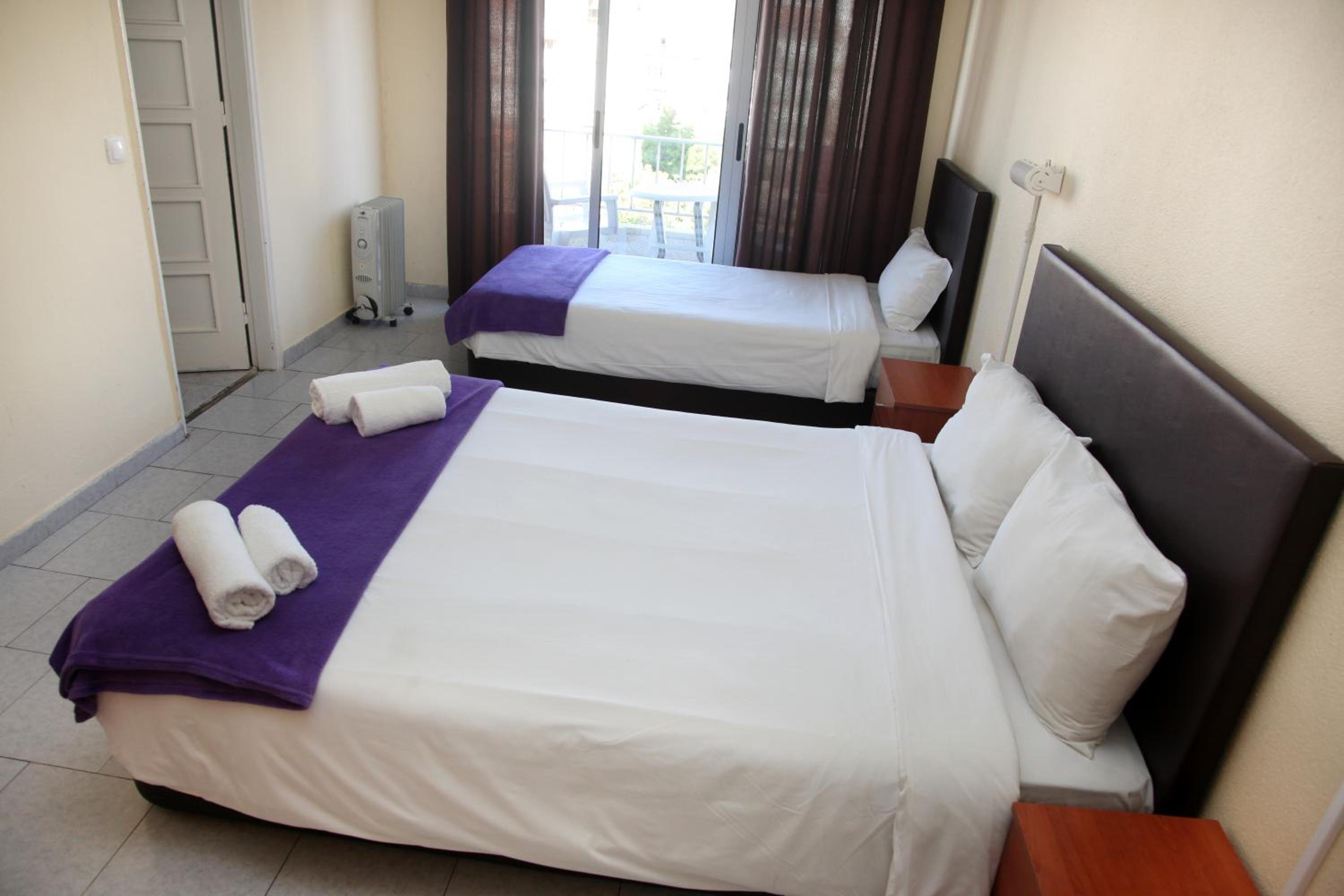 Triple Room - Photo 13