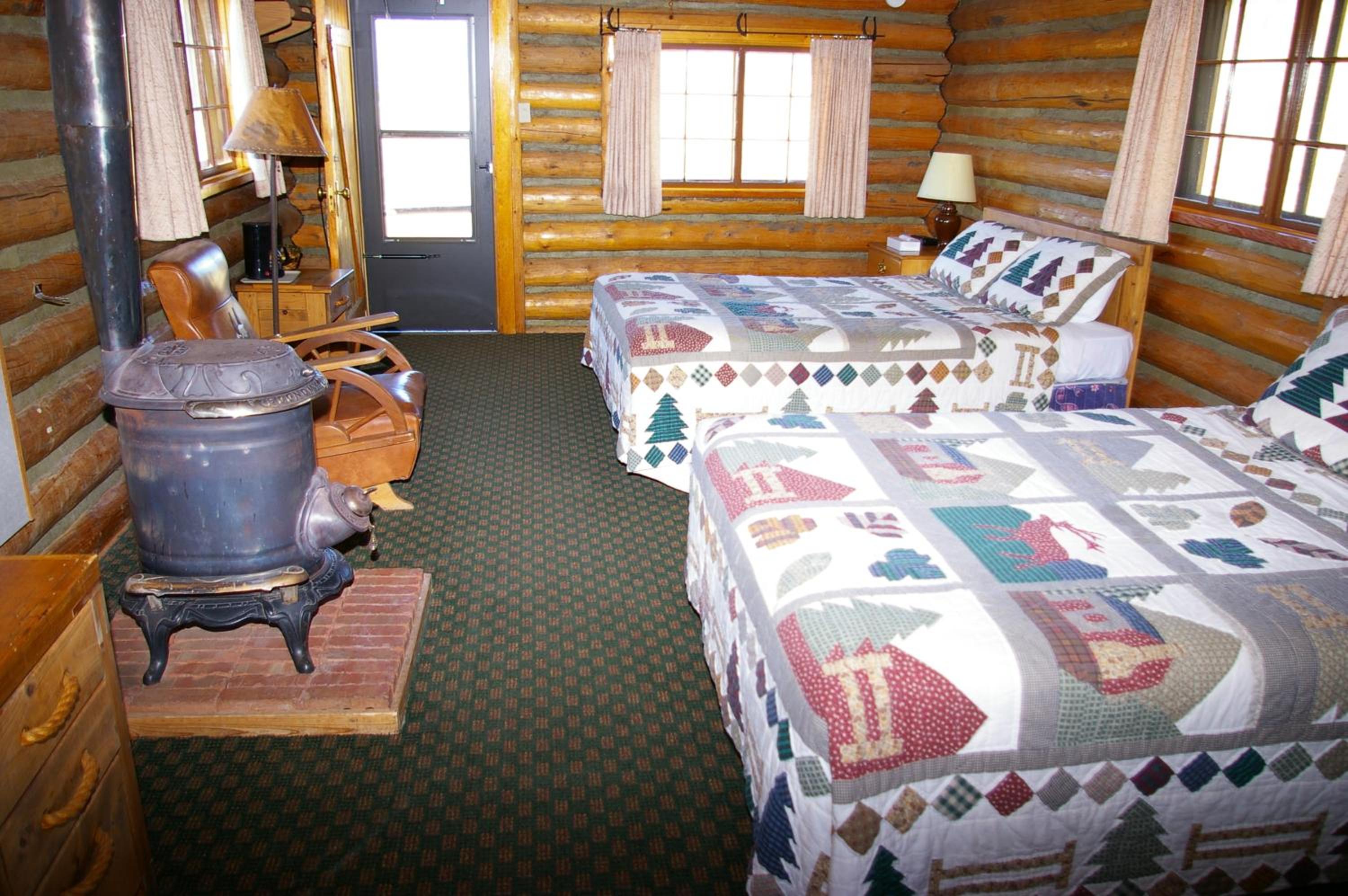 Standard Queen Room with Two Queen Beds photo 1