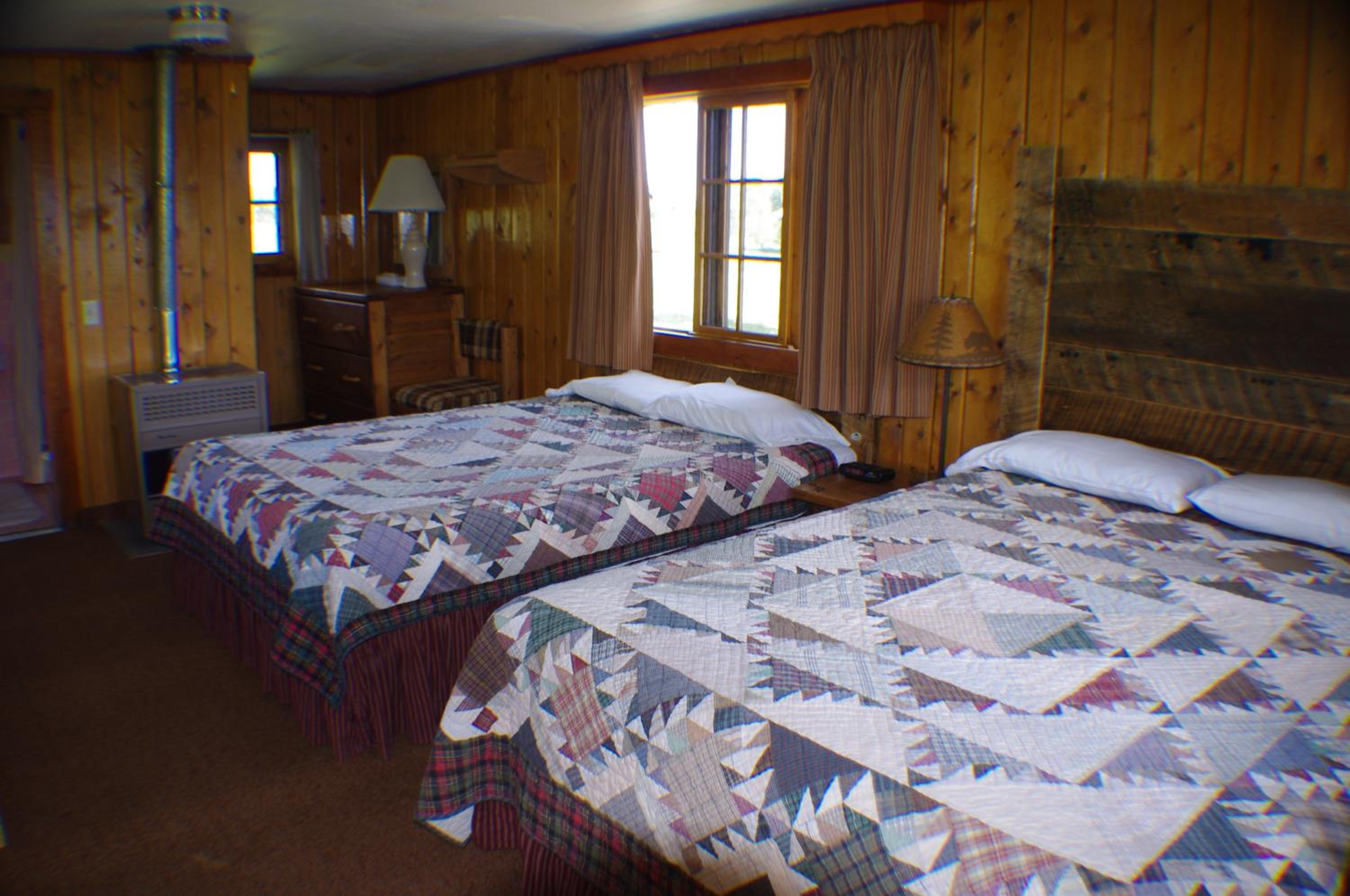 Standard Queen Room with Two Queen Beds photo 2
