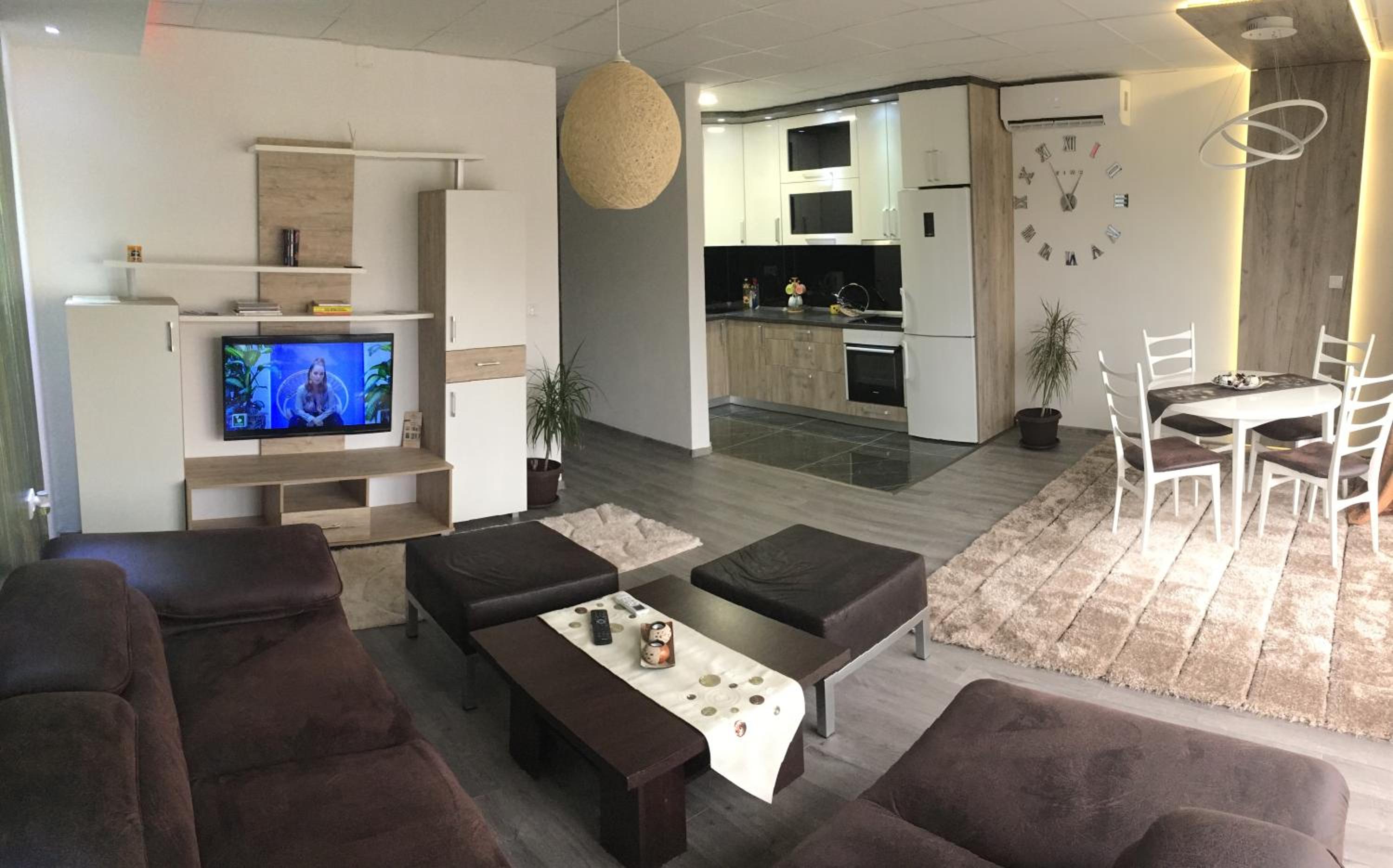 Apartment photo 1