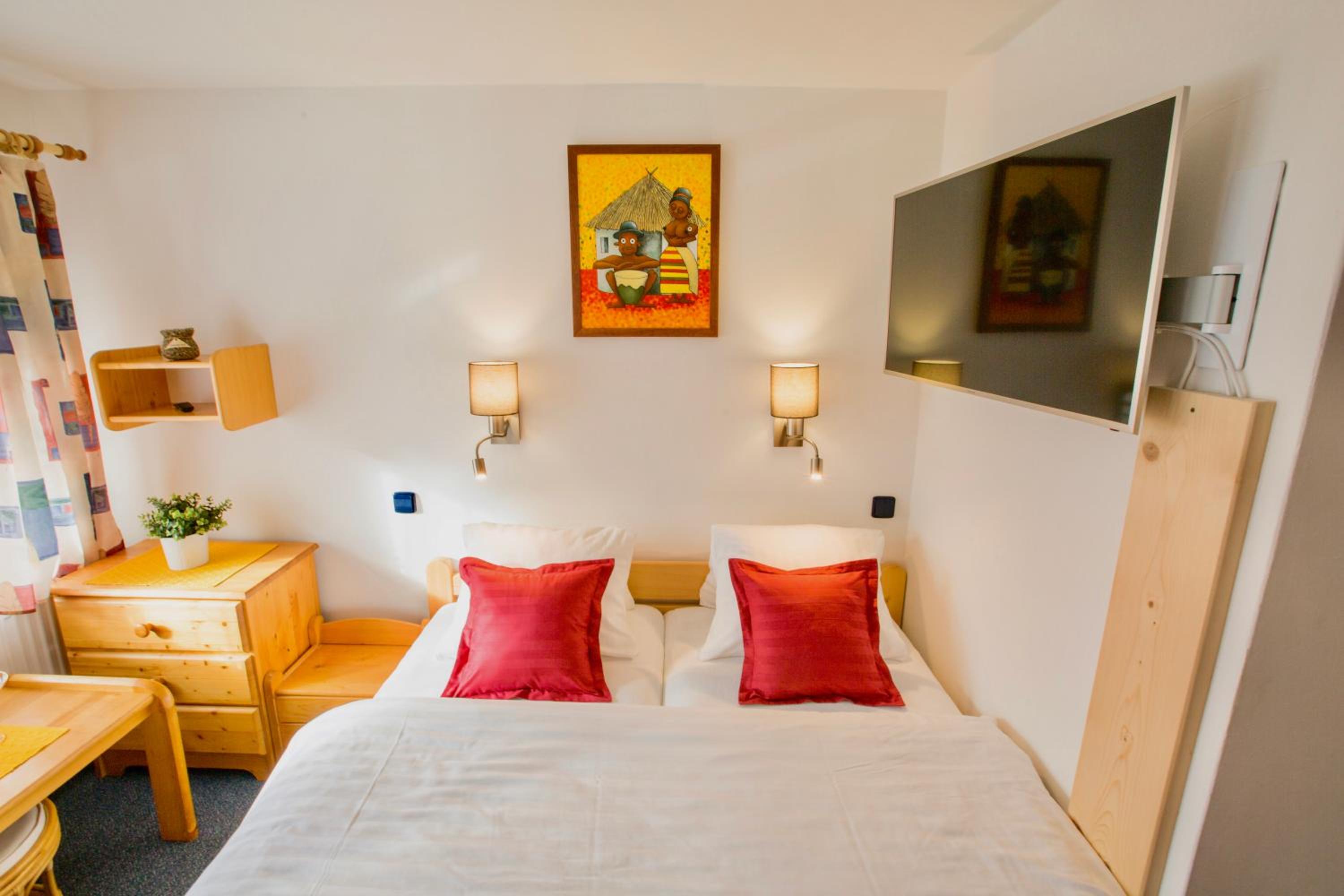 Single Room with Extra Bed photo 3