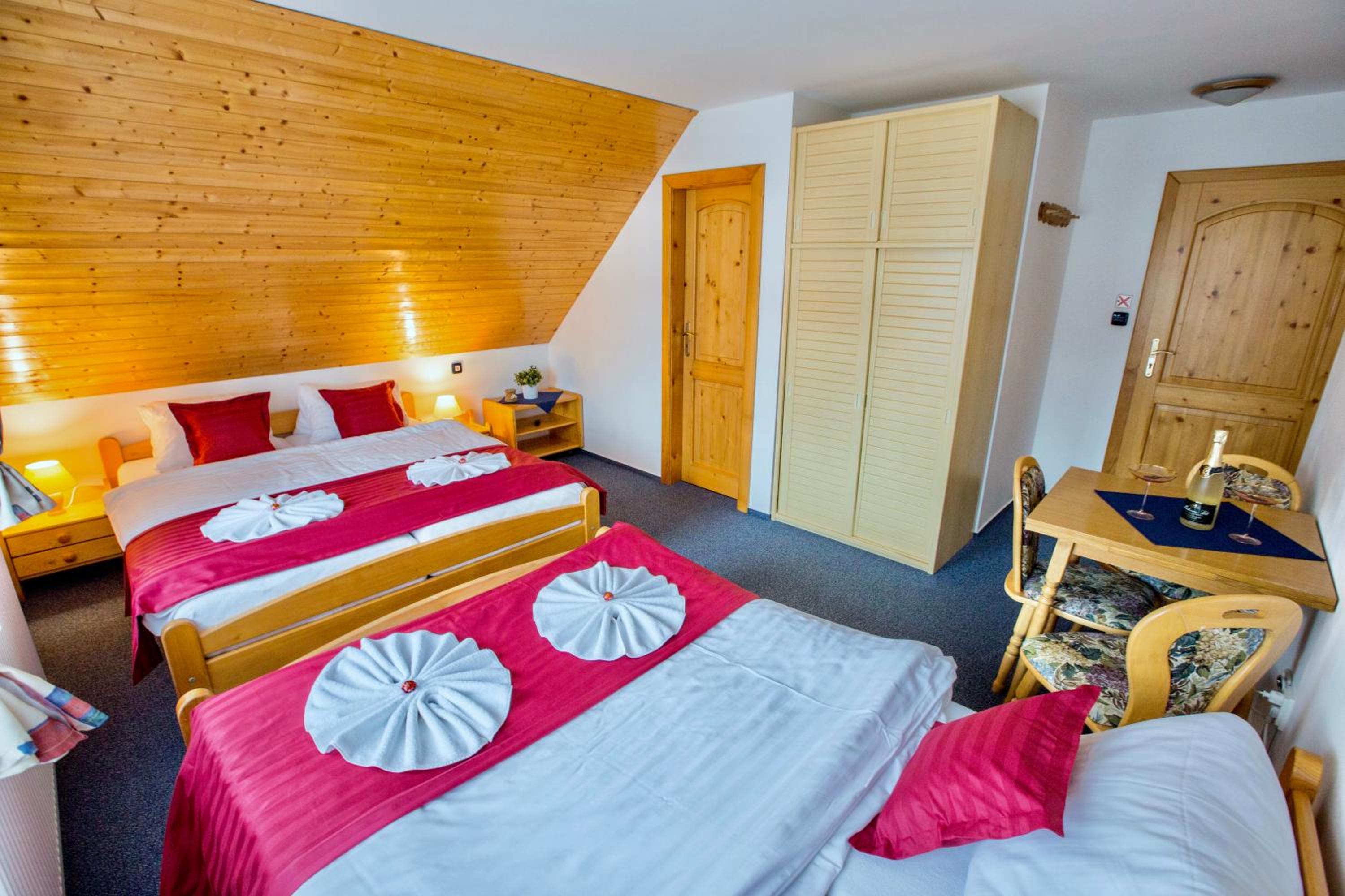 Triple Room with Extra Bed photo 3