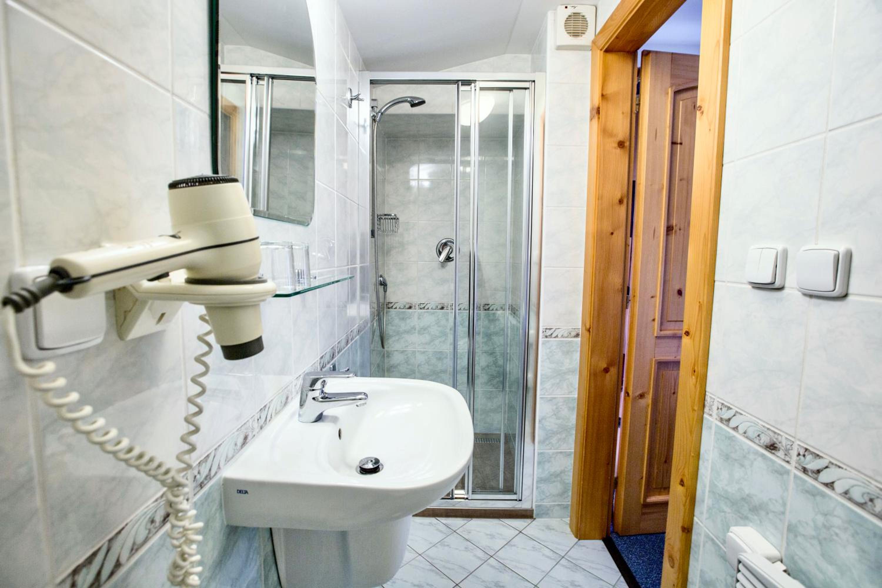 Single Room with Extra Bed photo 2