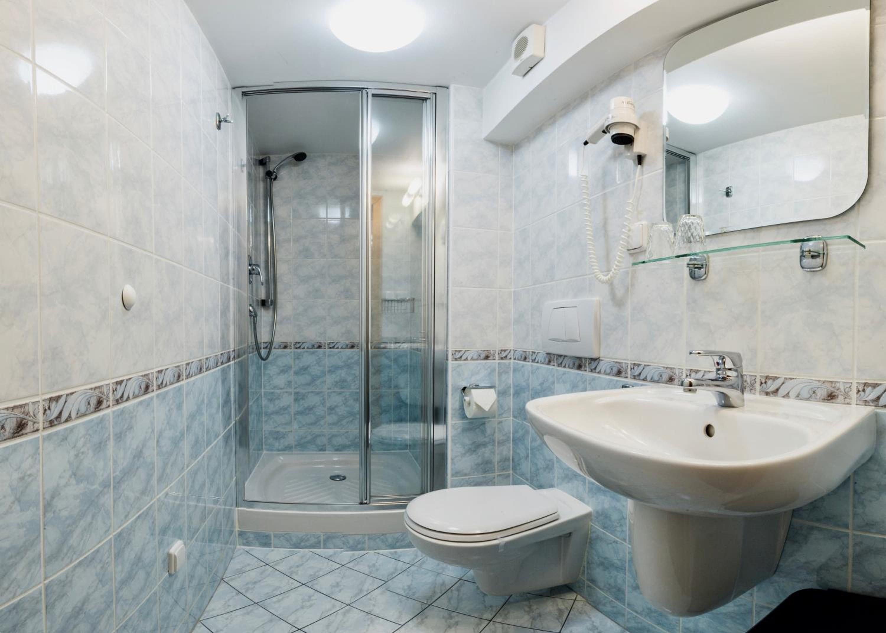 Double Room with Balcony 3 photo 2