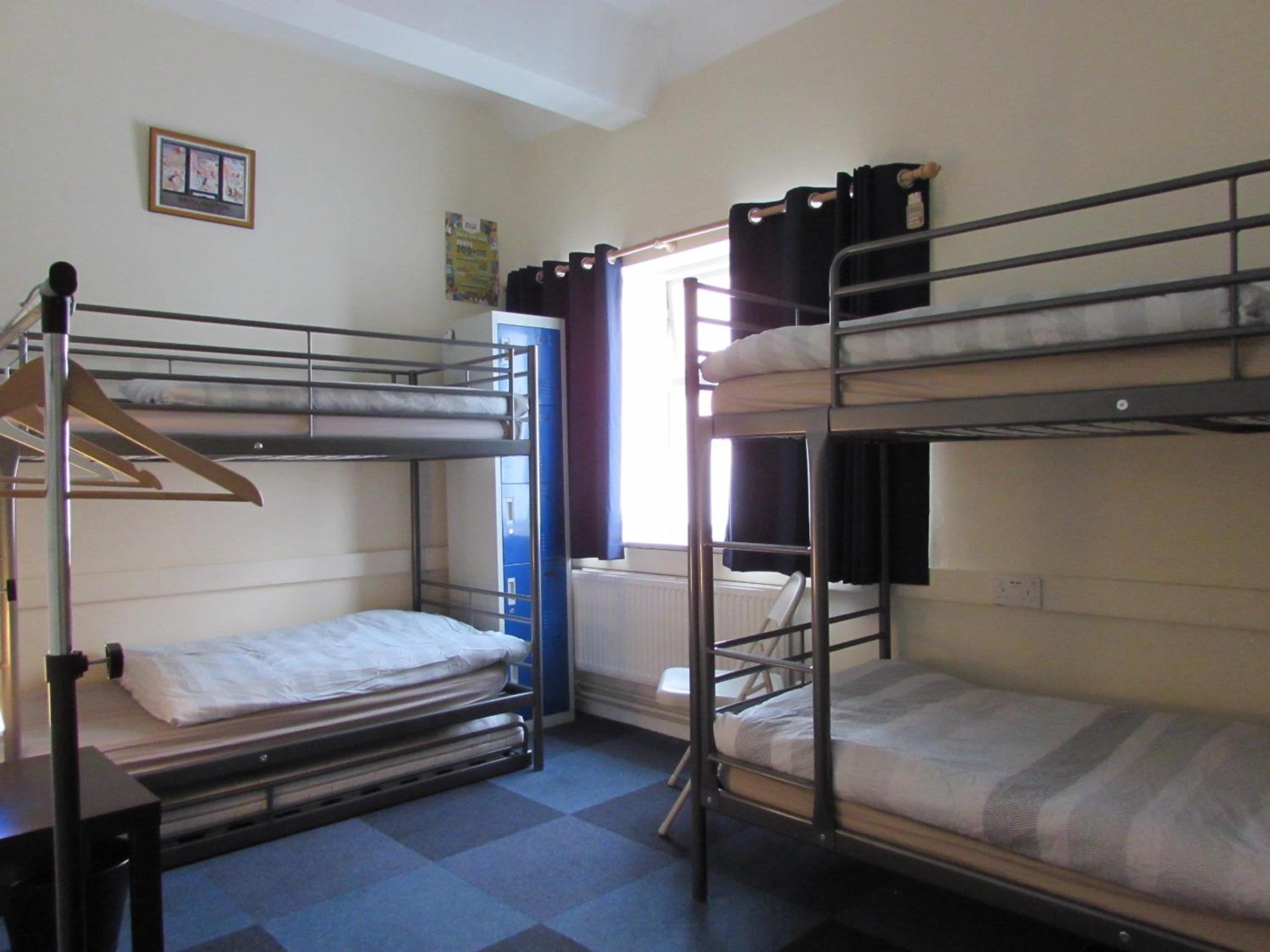 Bed in 4-Bed Dormitory Room photo 3