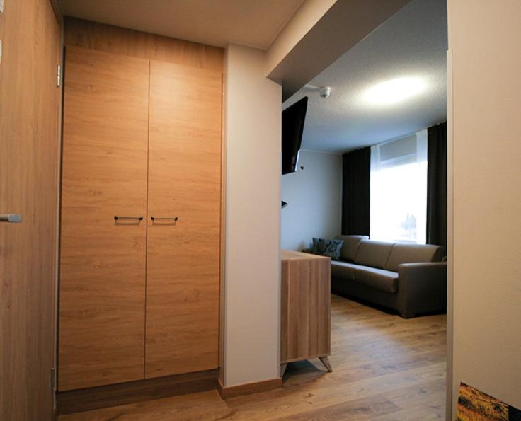 One-Bedroom Suite - Photo 12