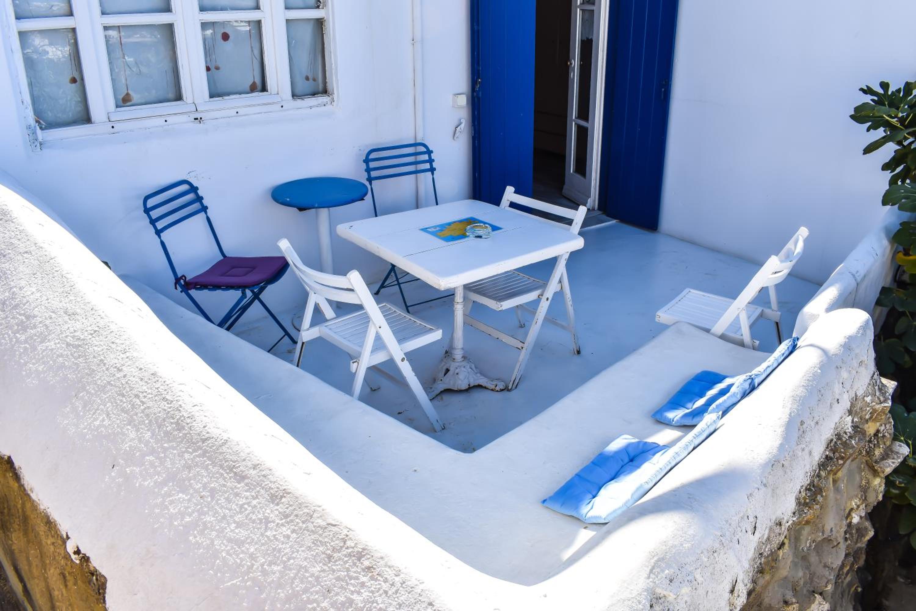Mykonos Town Suite with Hot Tub photo 3