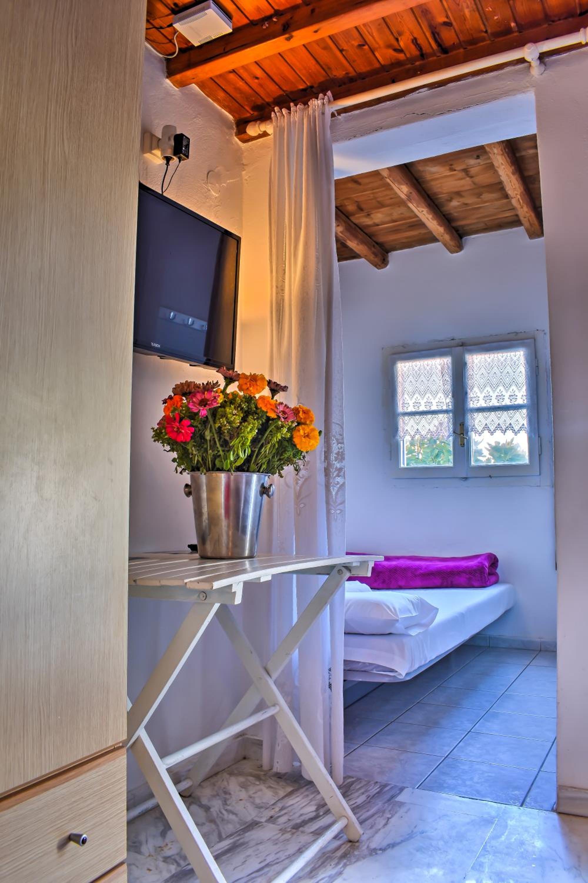 Mykonos Town Suite with Hot Tub photo 1
