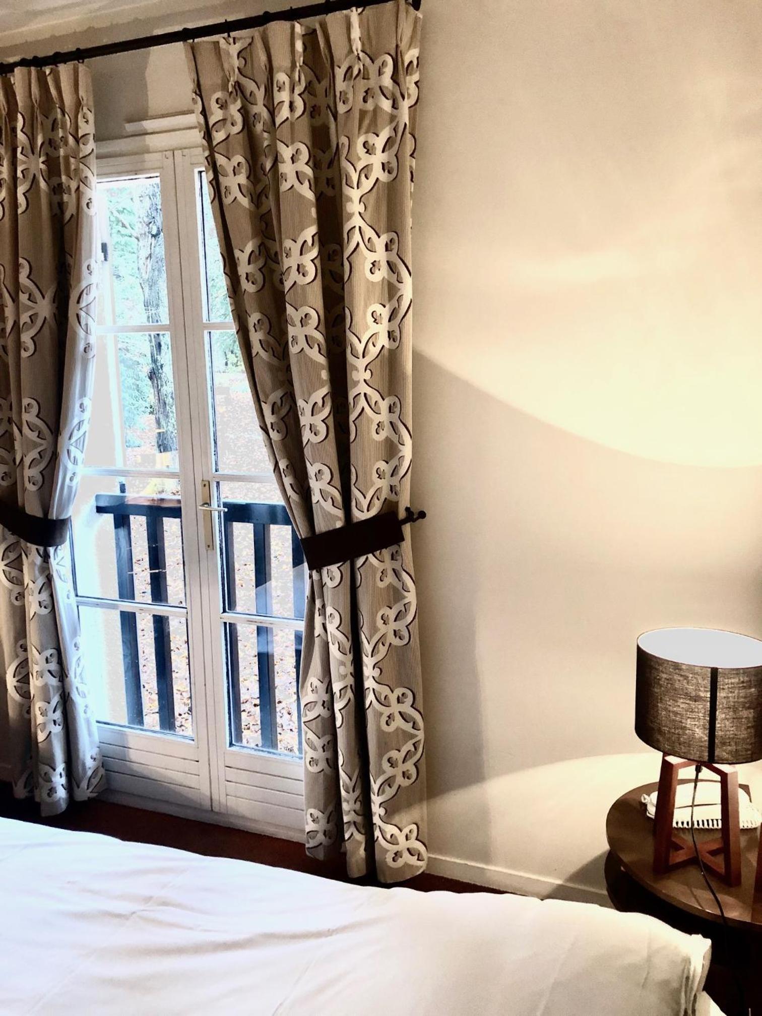 Suite - Photo 1