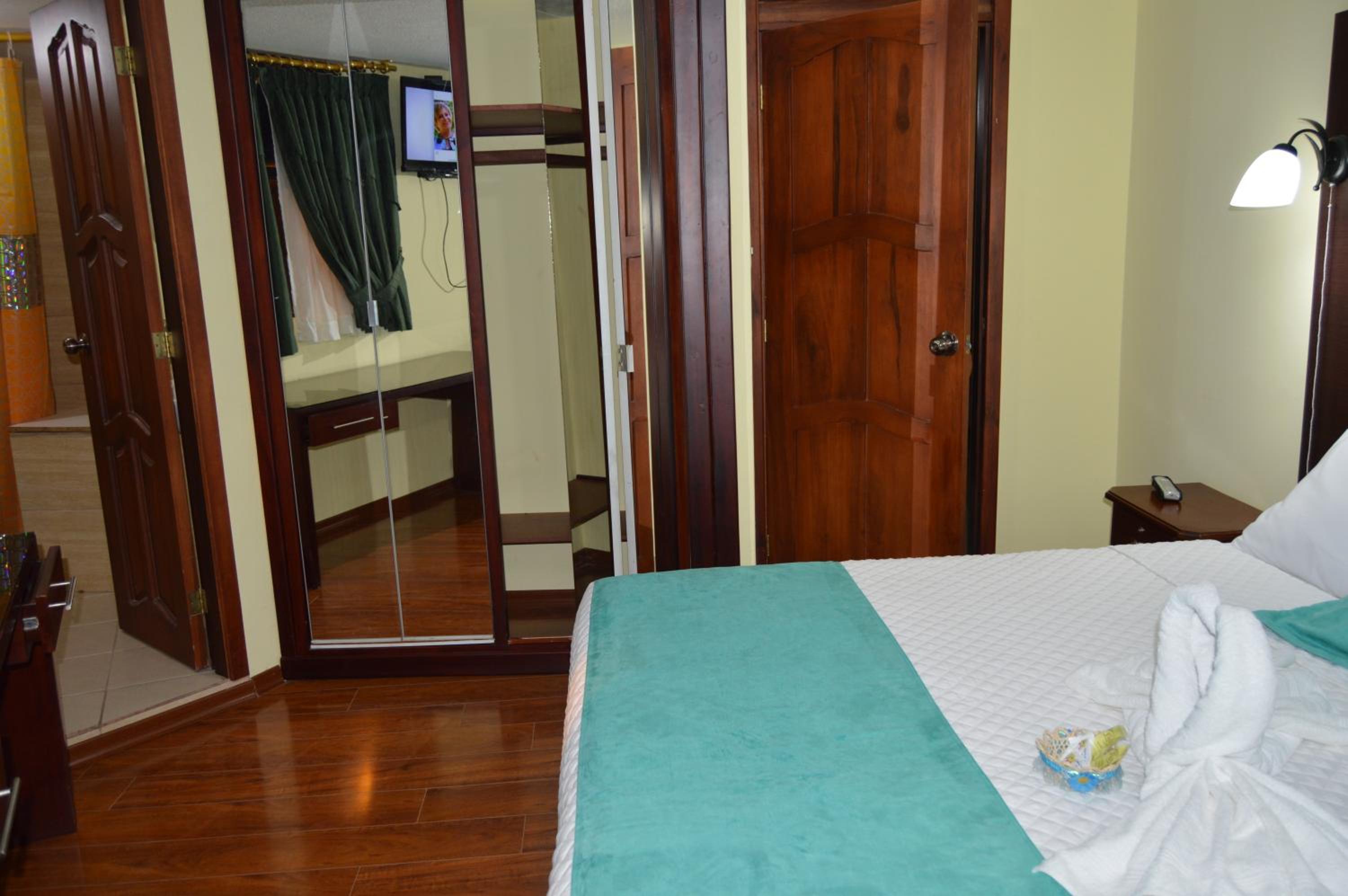 Double Room with Private Bathroom photo 3