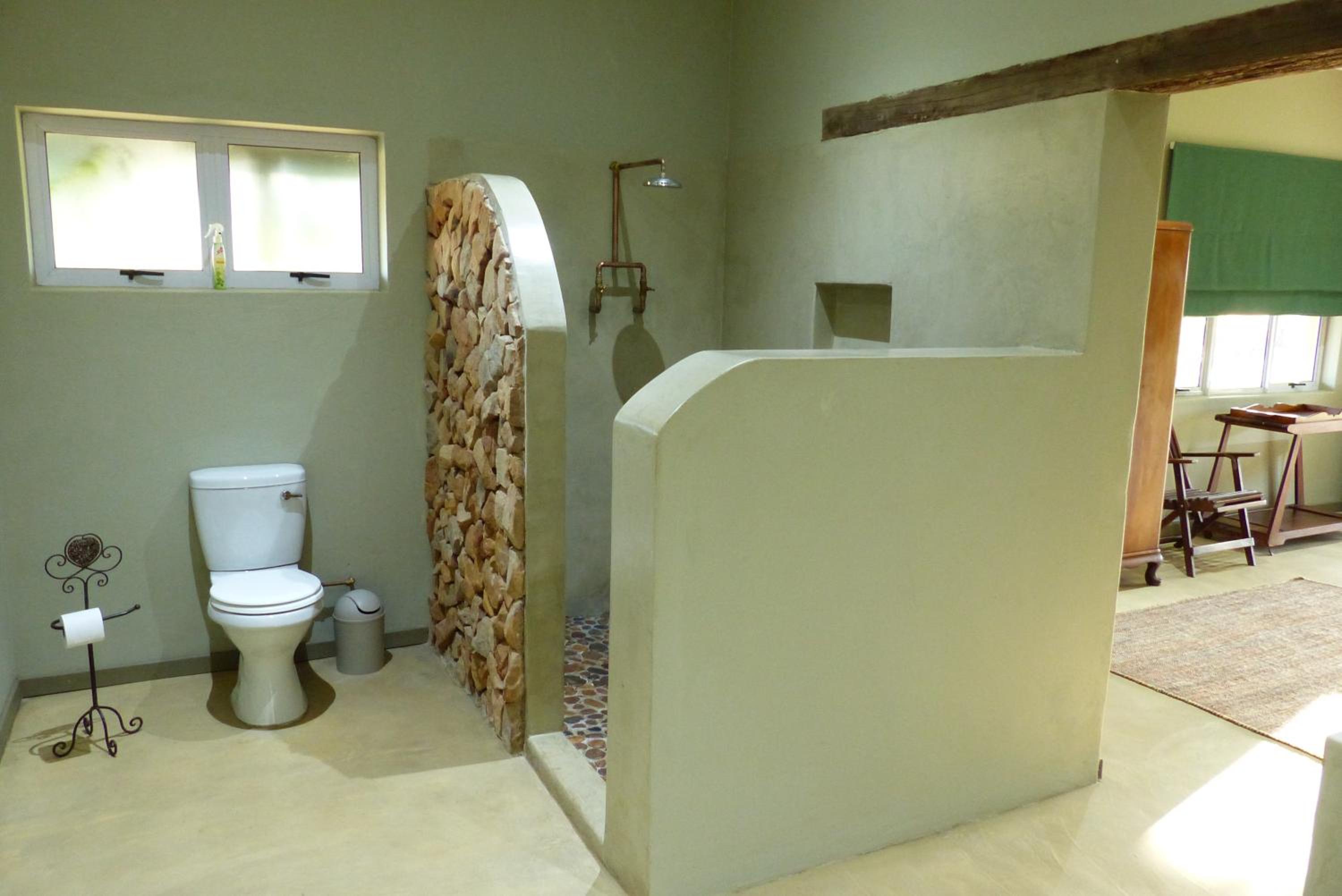 Double or Twin Room with Private Bathroom - Photo 6