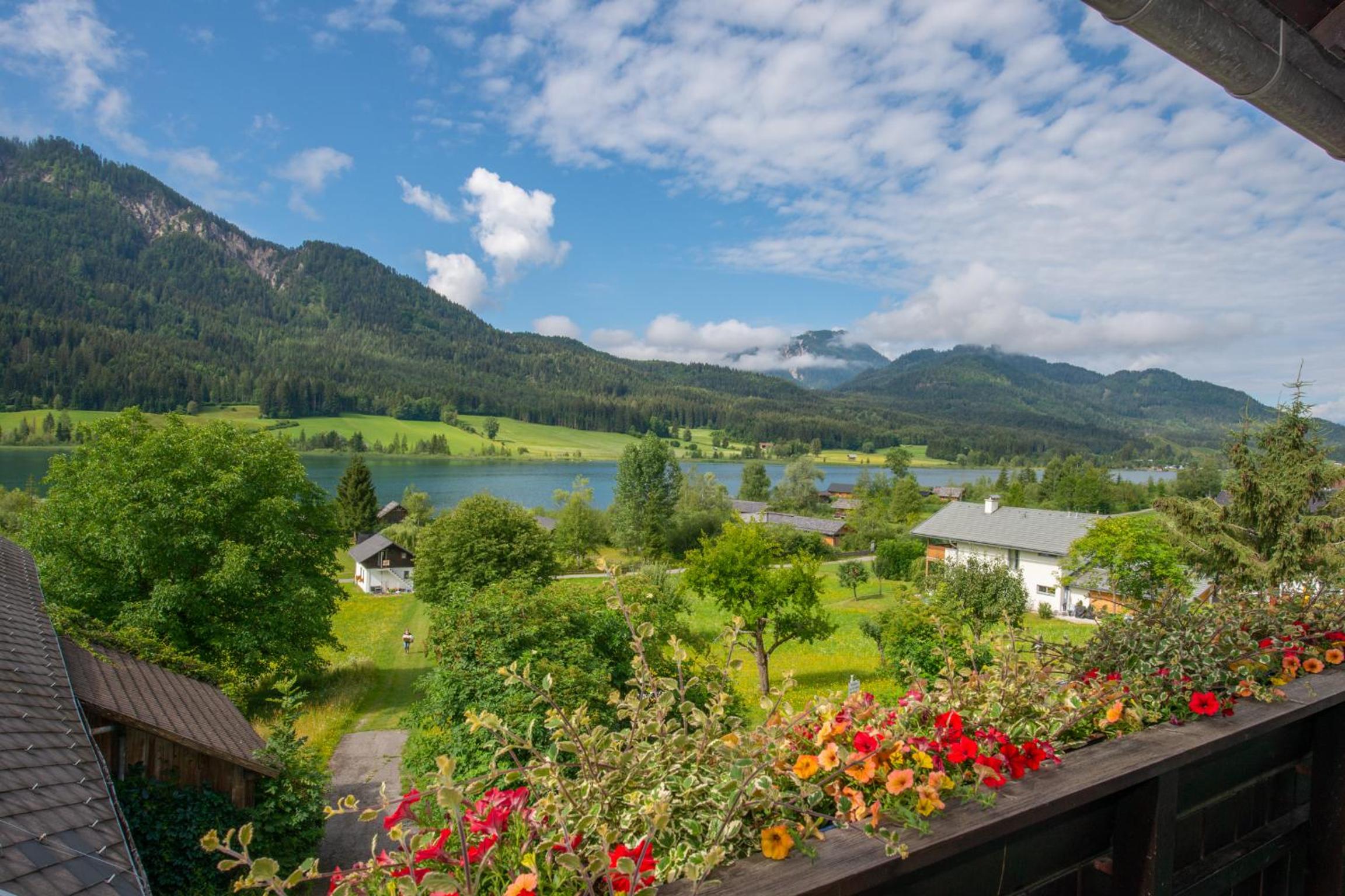 Double Room with Balcony and Lake View photo 2