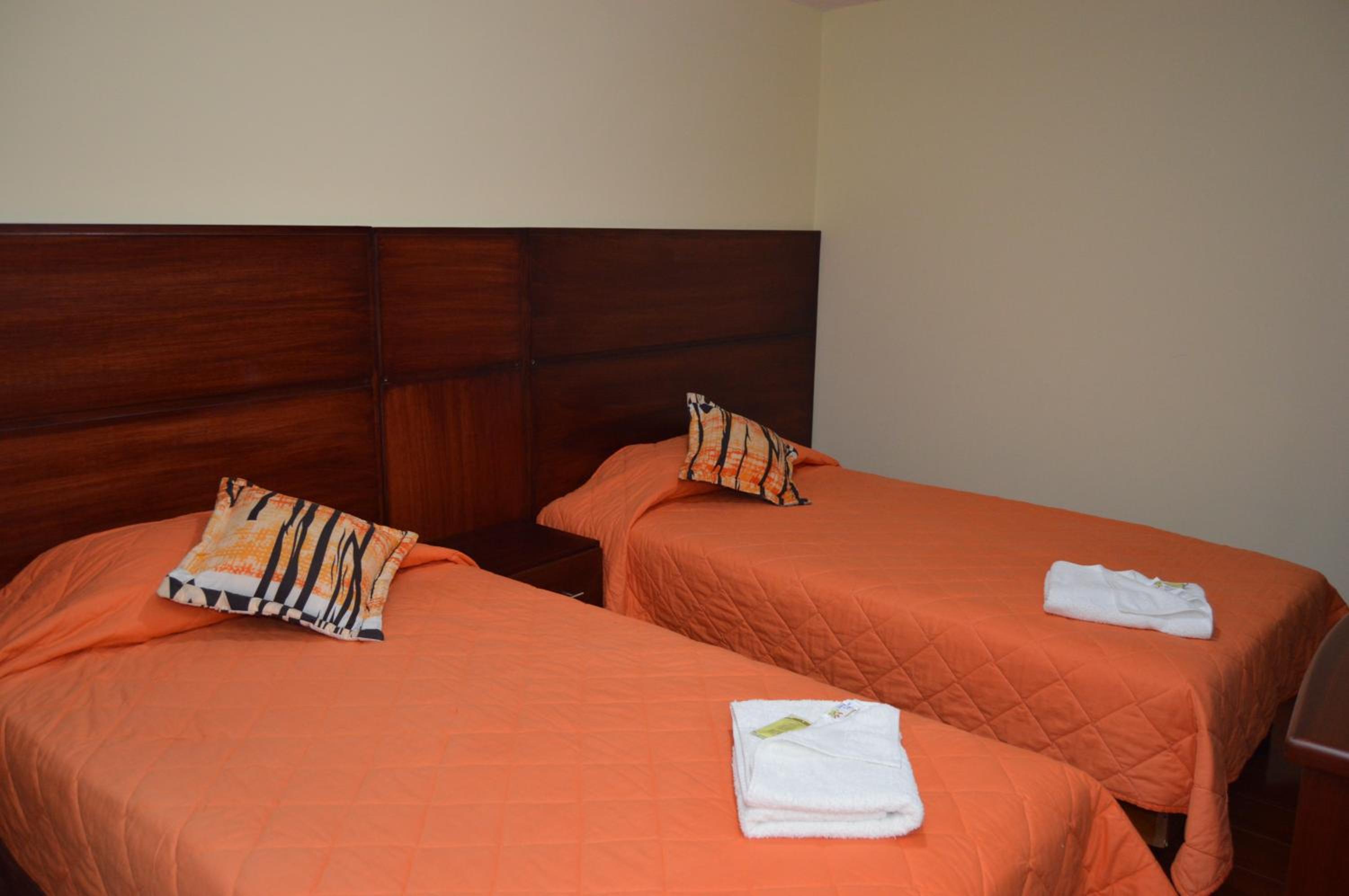 Twin Room with Private Bathroom photo 3