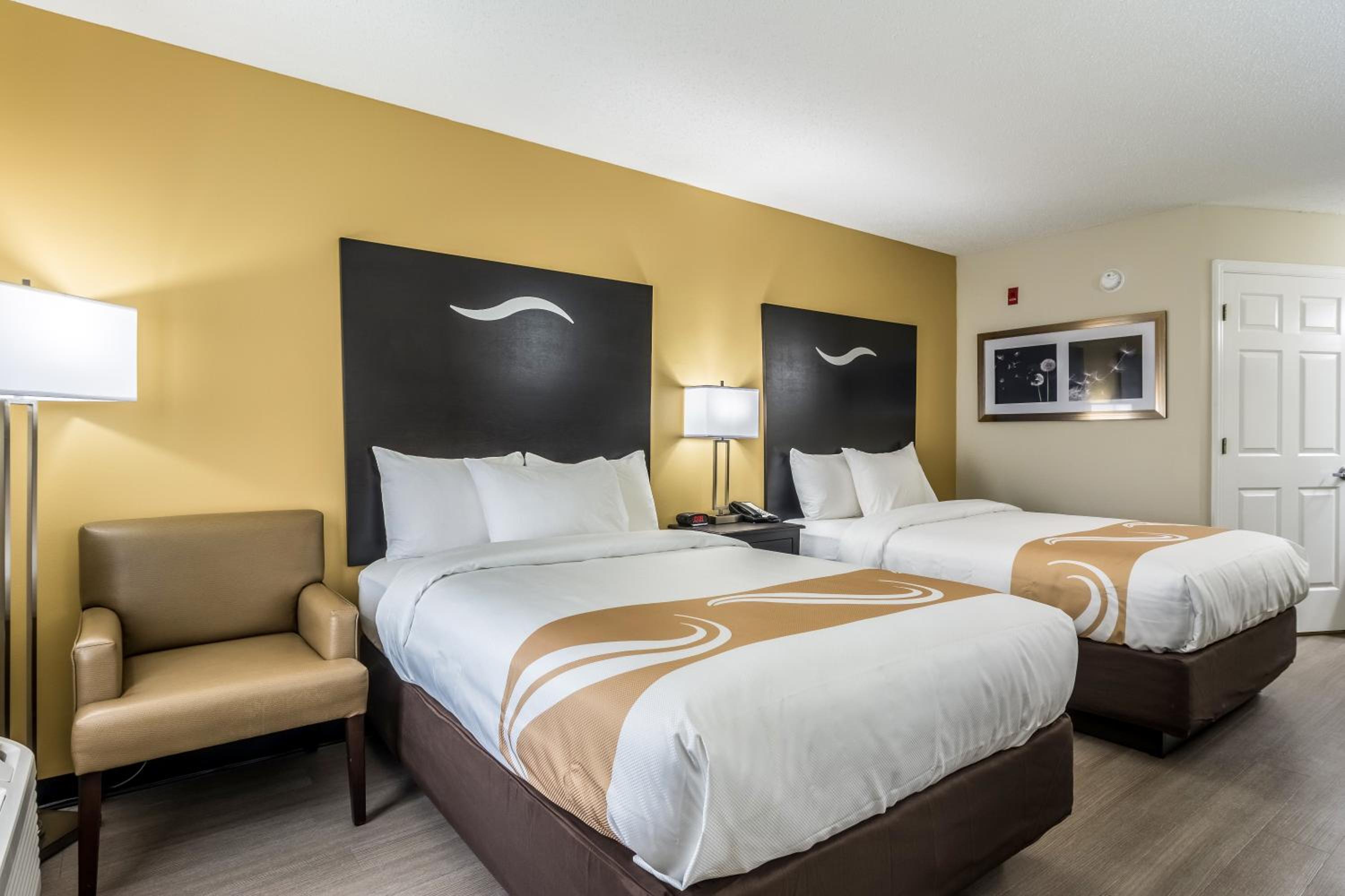 Double Room with Two Double Beds - Non-Smoking - Photo 5