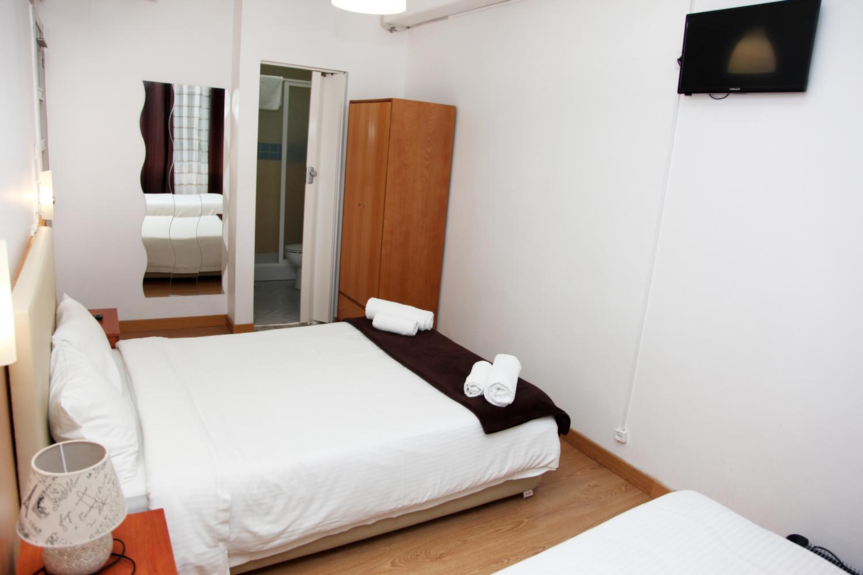 Triple Room - Photo 26