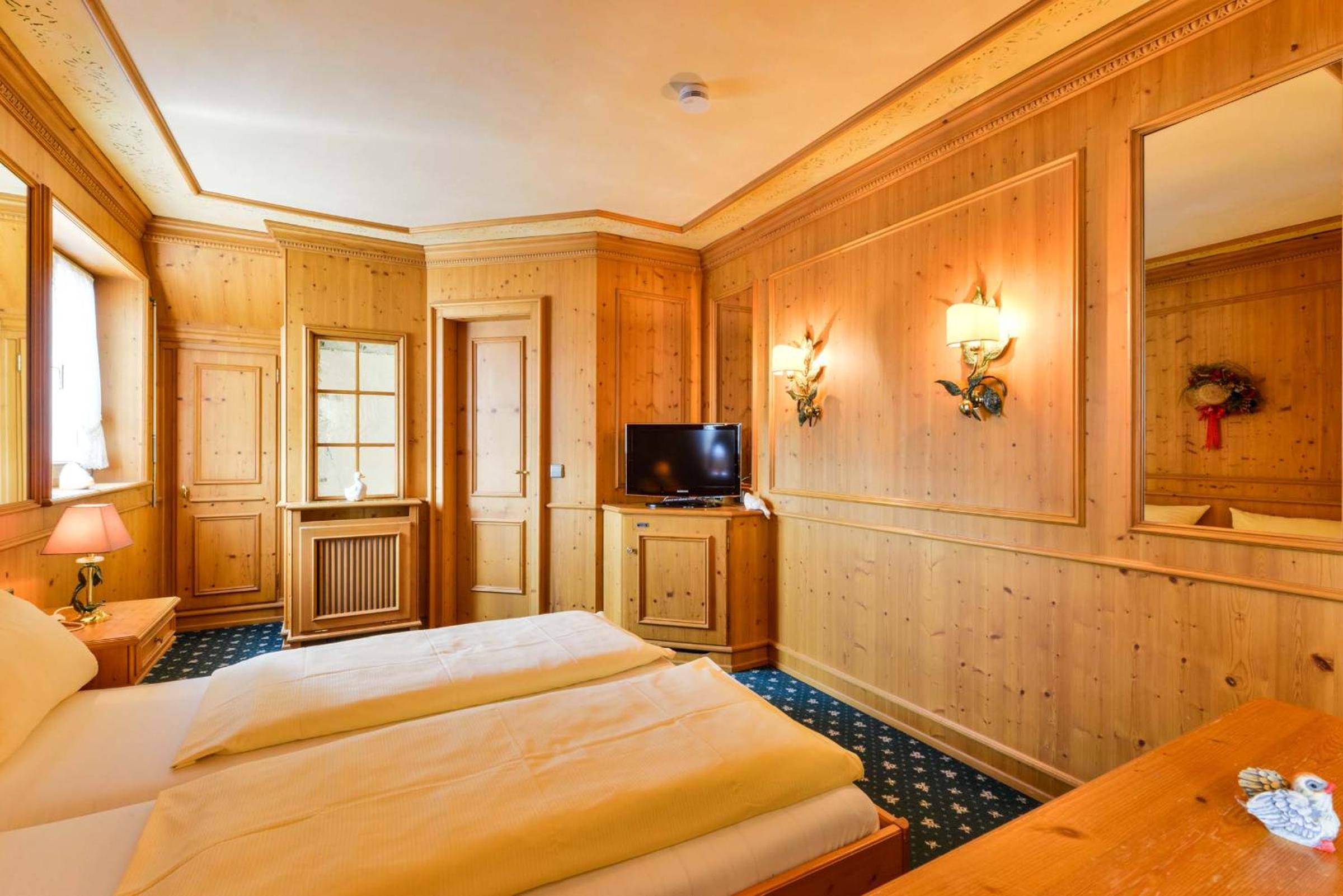 Suite - Photo 2