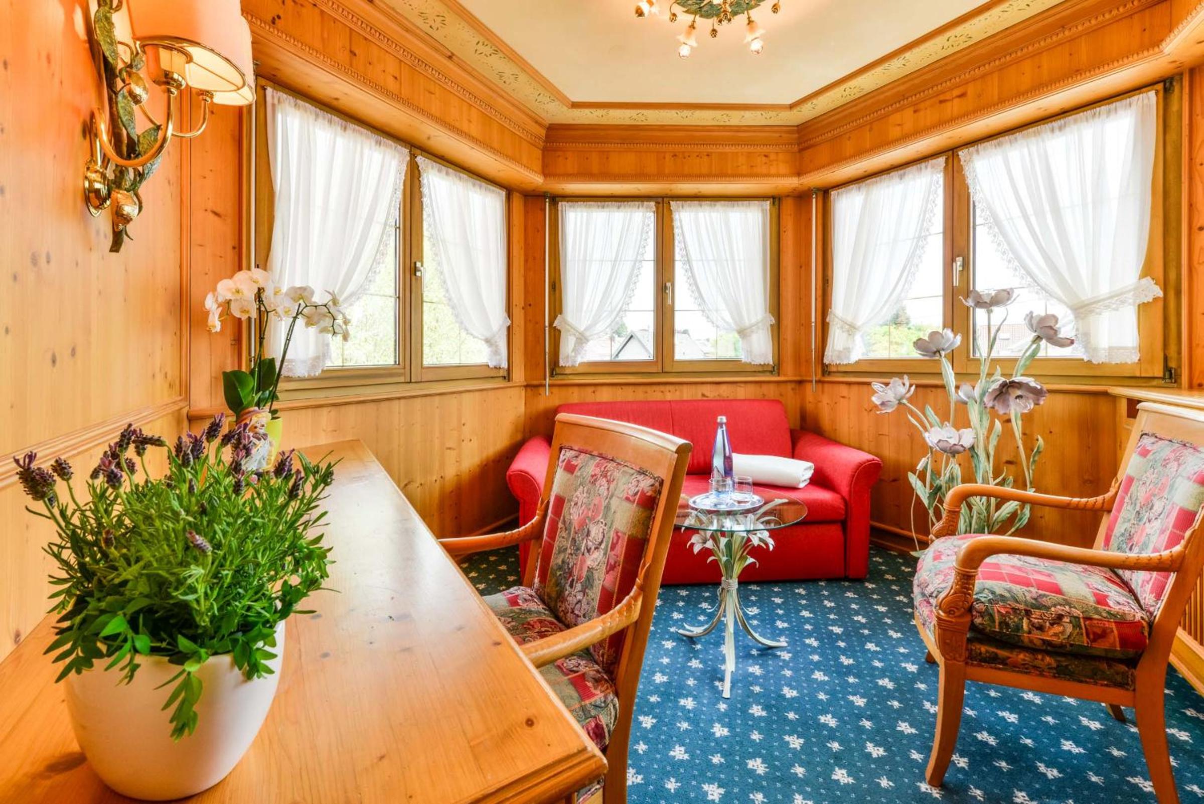 Suite - Photo 3