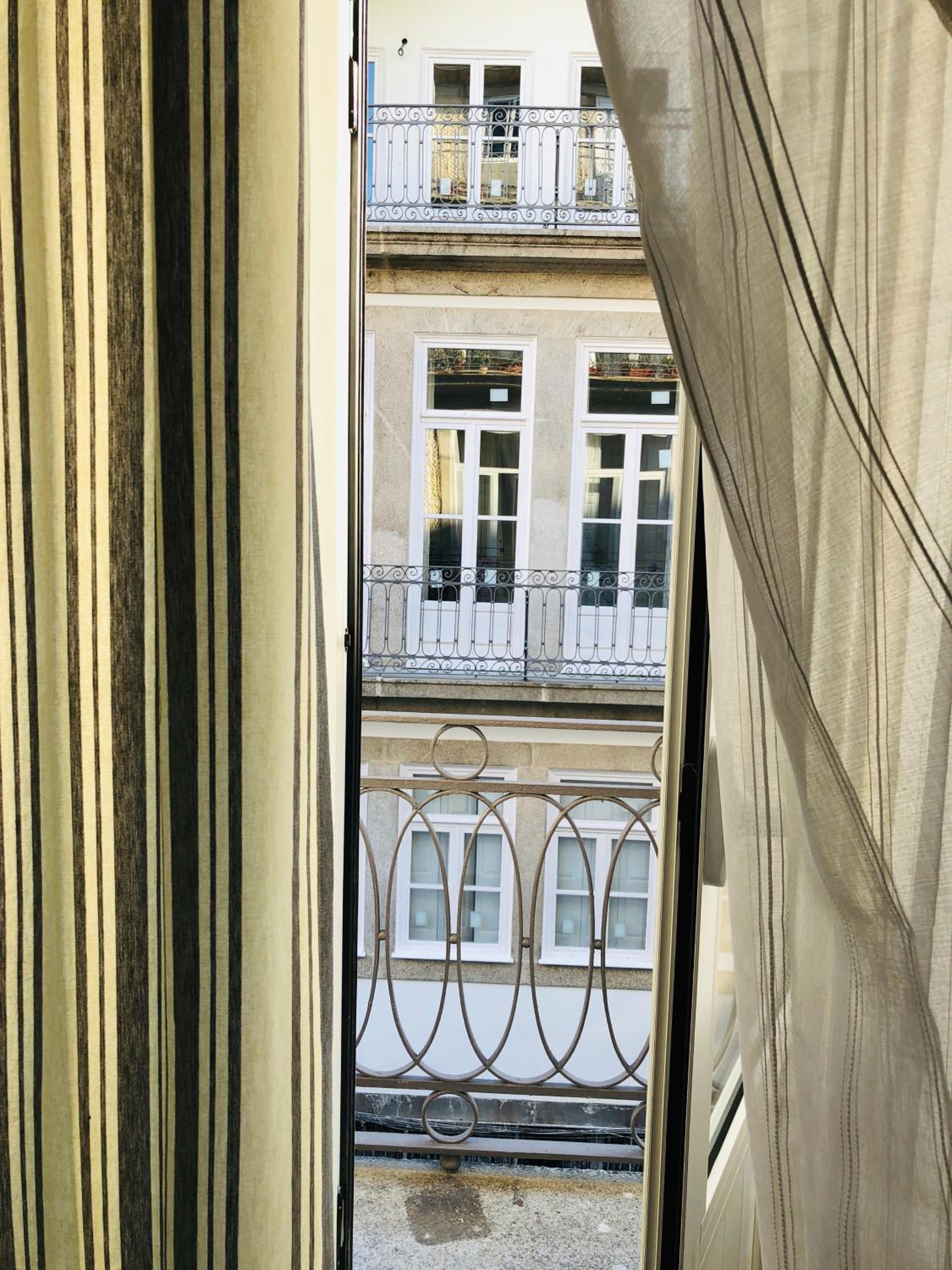 Double or Twin Room with Balcony - Photo 5