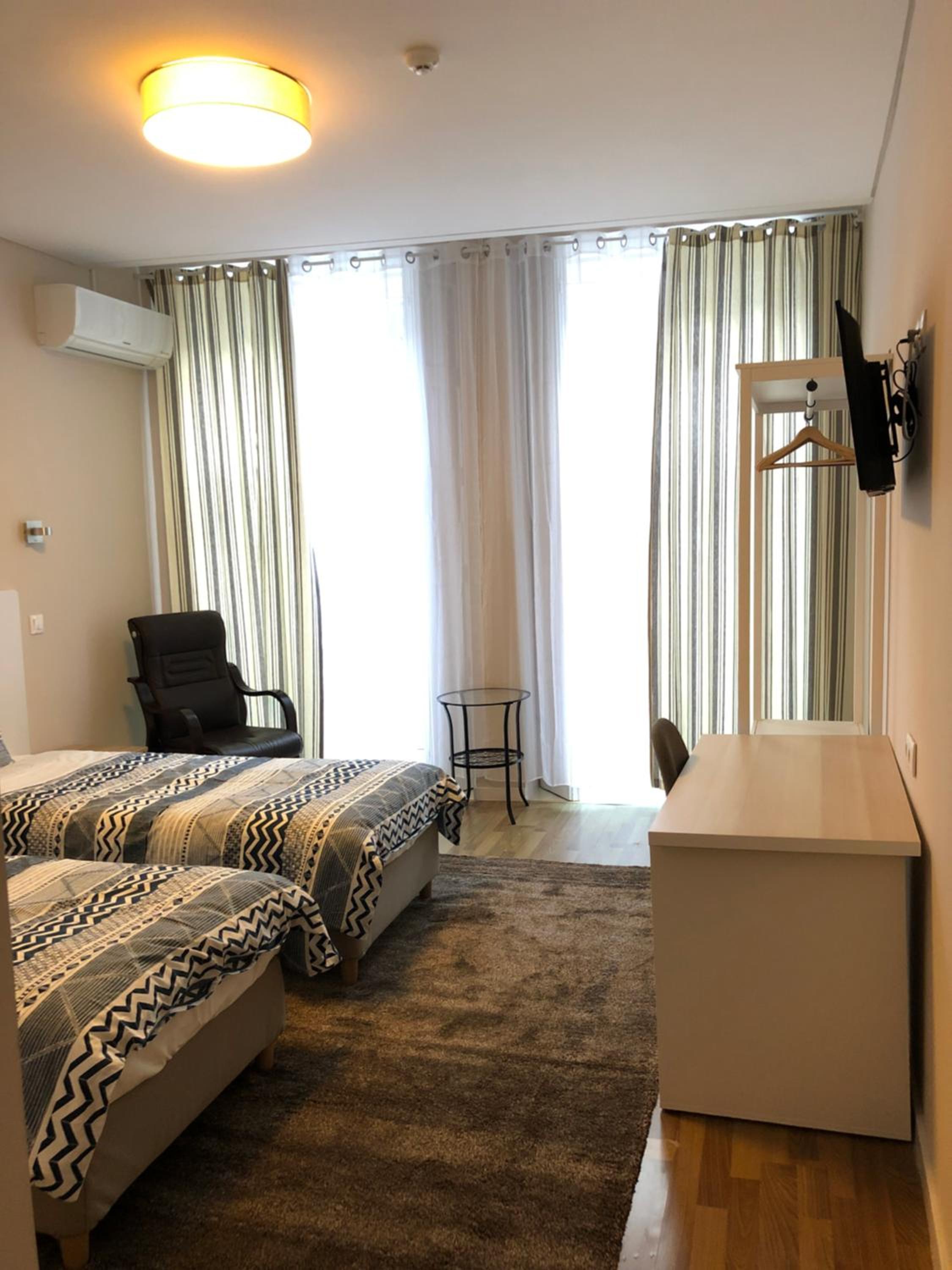 Double or Twin Room with Balcony - Photo 8