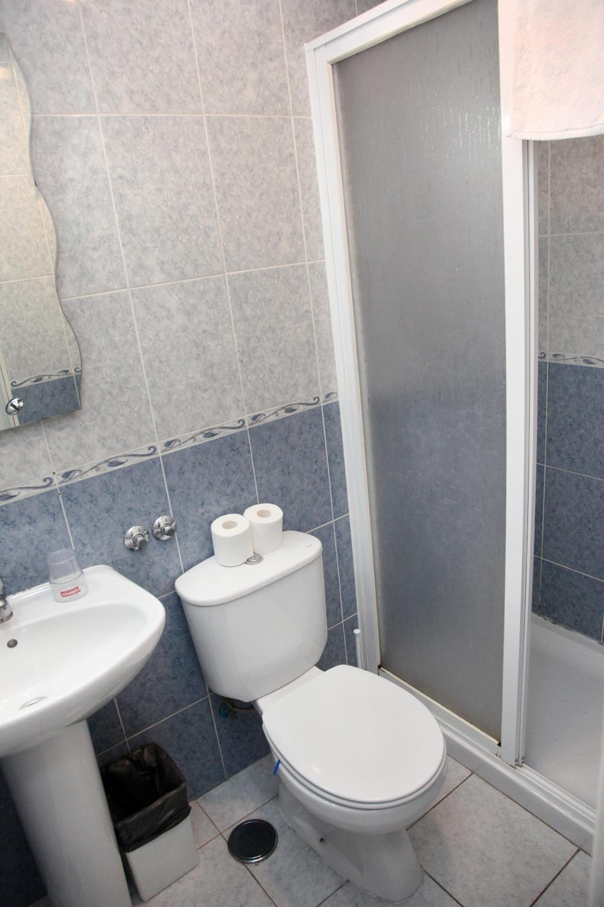 Double Room - Photo 4