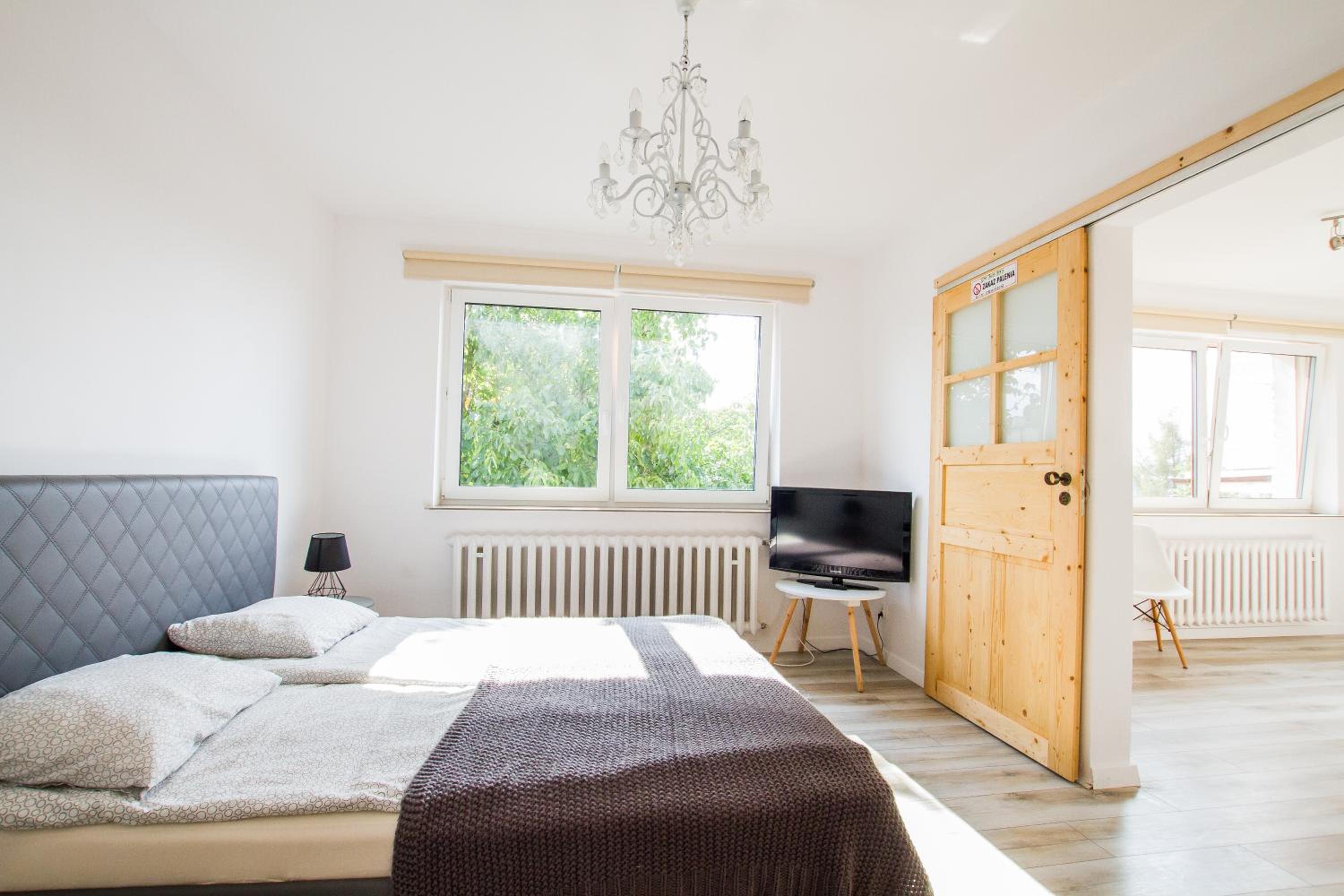 Quadruple Room with Bathroom - Photo 4