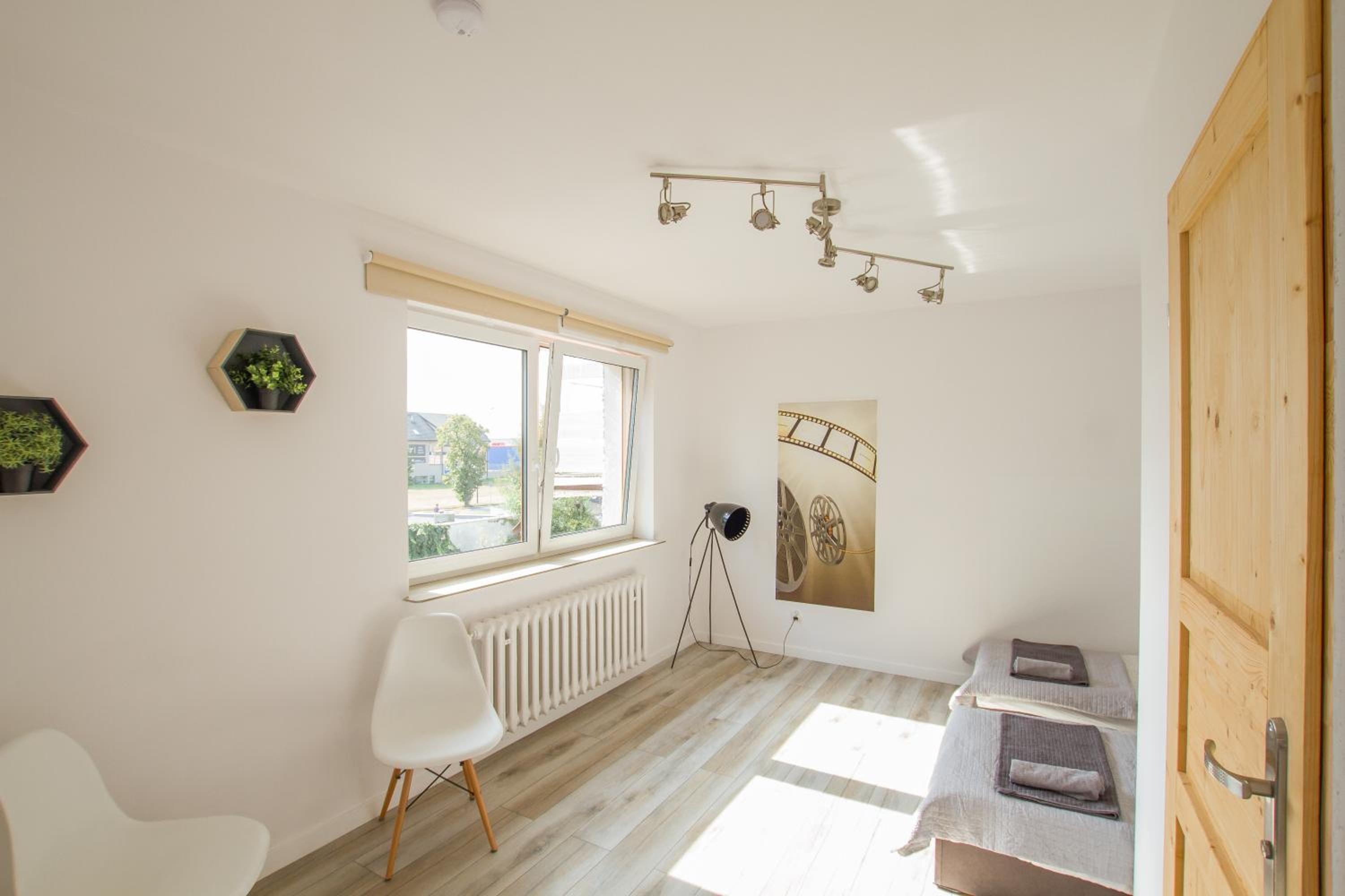 Quadruple Room with Bathroom - Photo 3