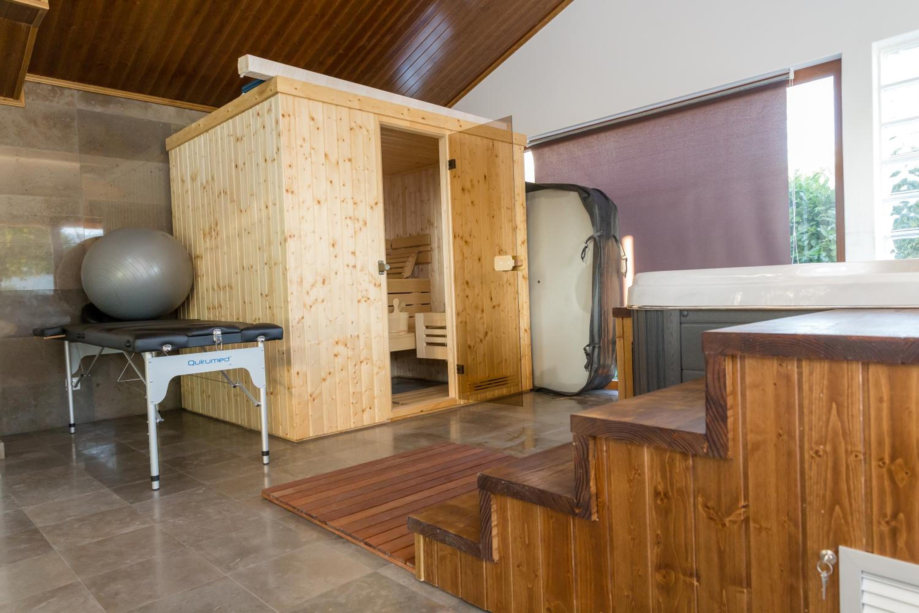 Executive One-Bedroom Suite - Photo 6