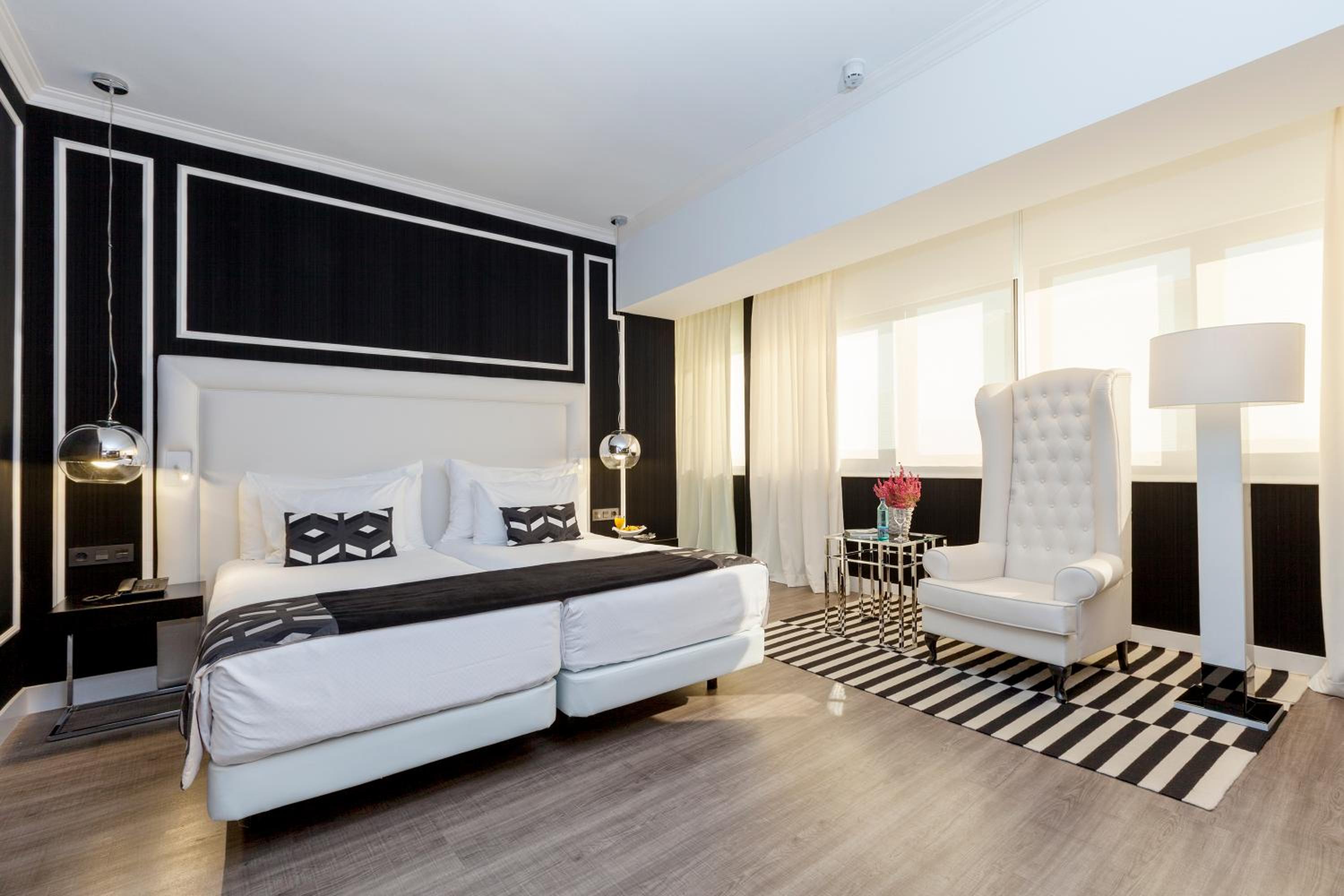 Executive Room - Photo 5