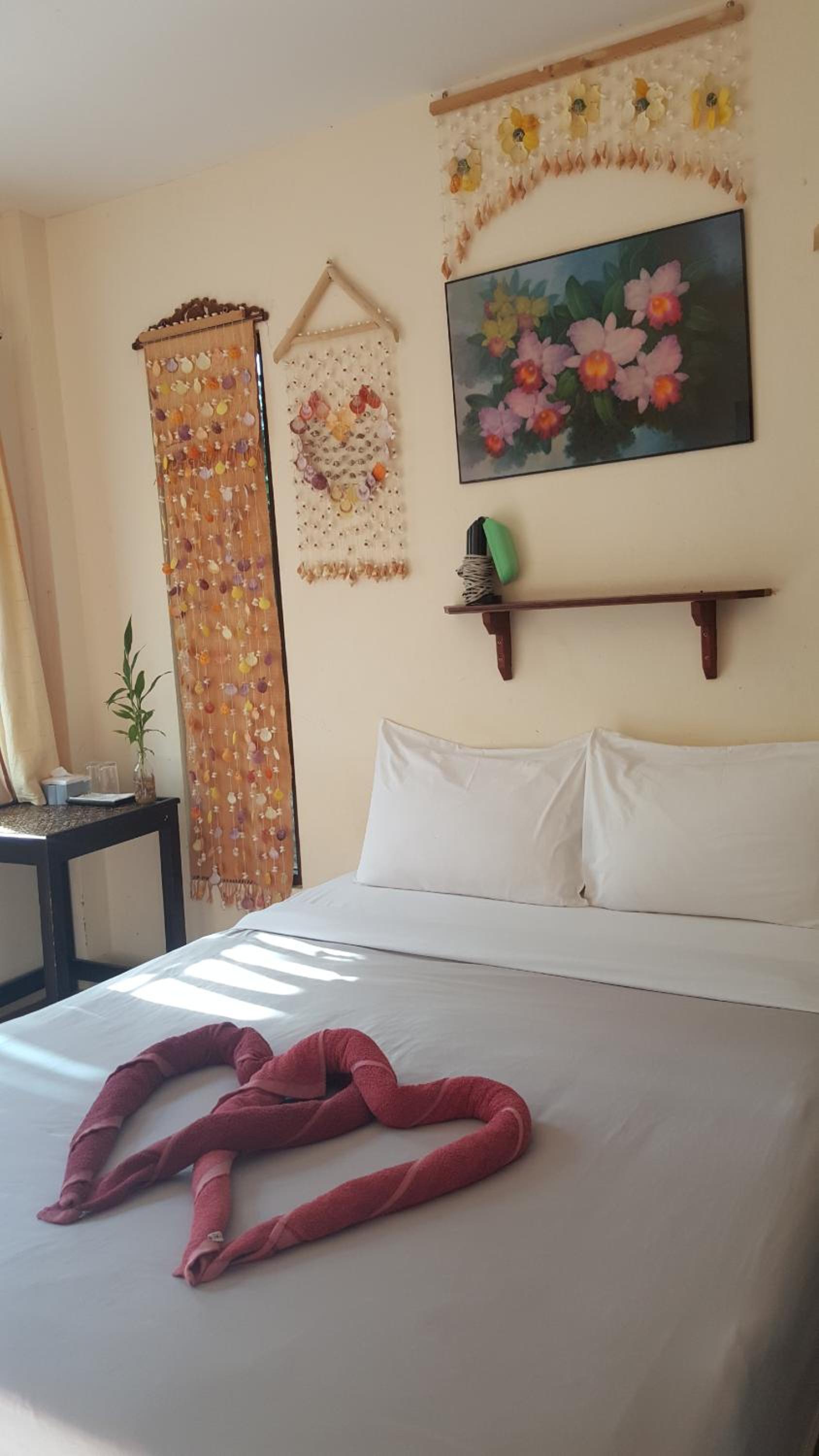 Standard Double Room with Private Bathroom - Photo 10