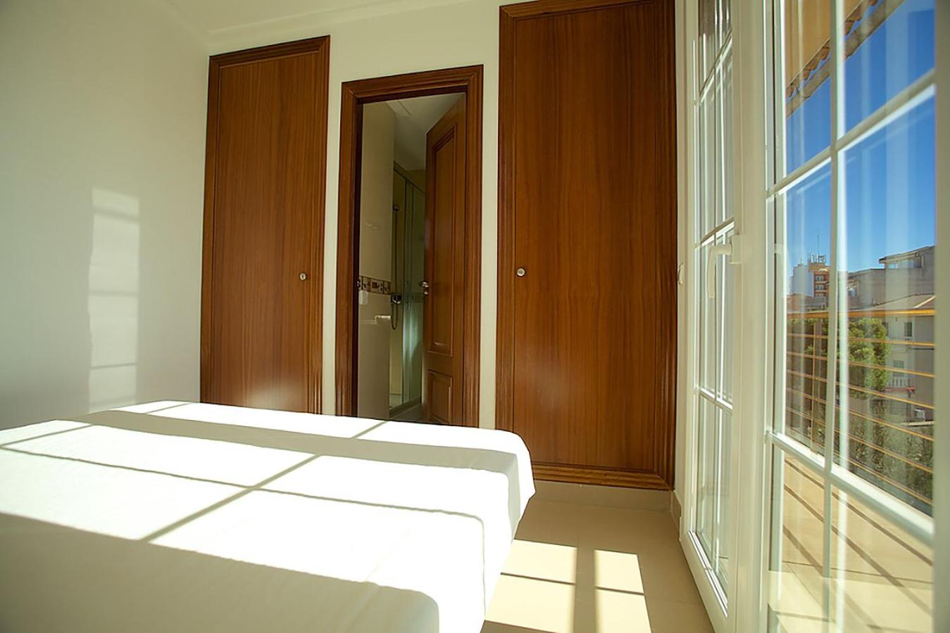 Three-Bedroom Apartment photo 2