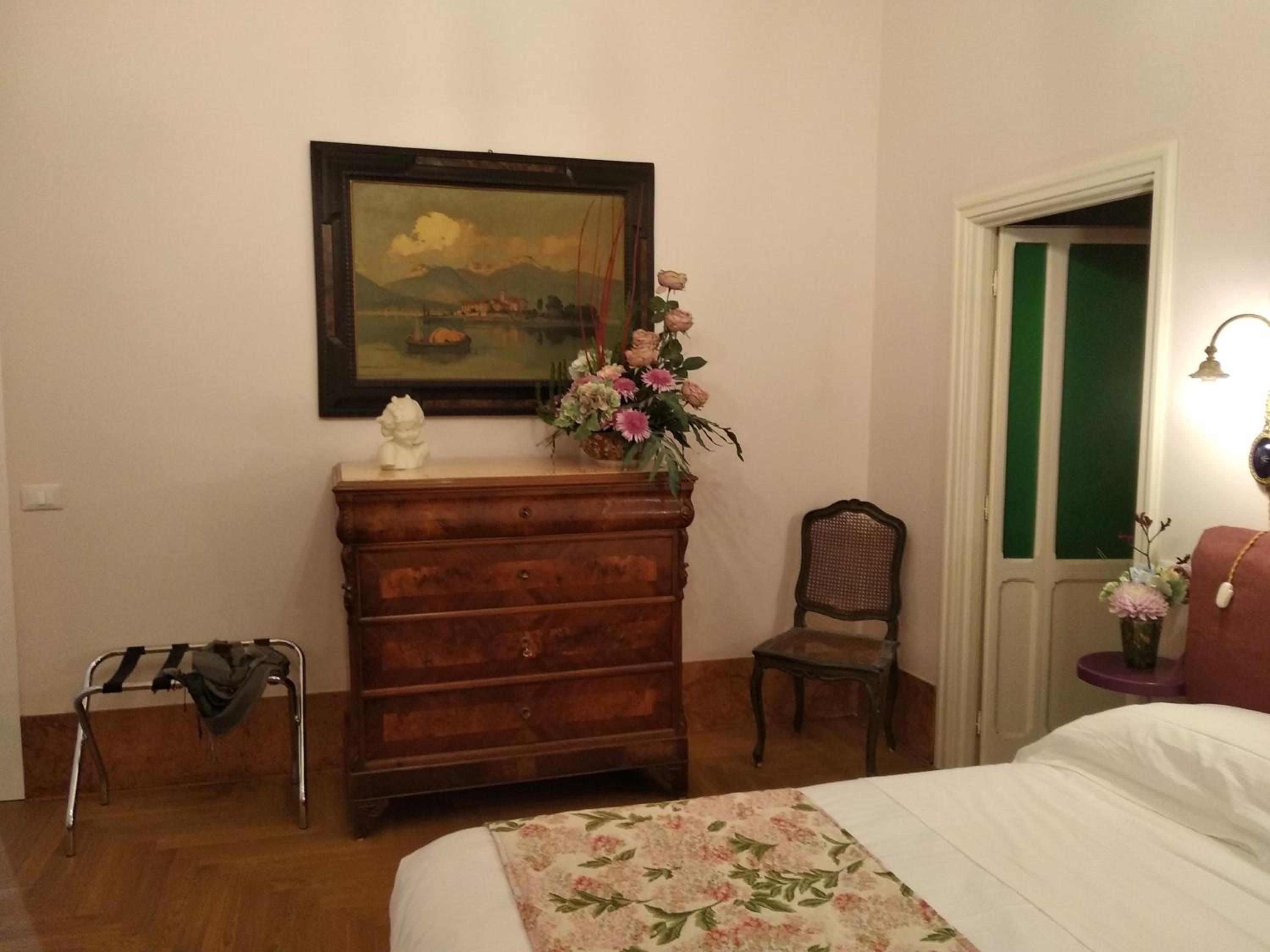 Deluxe Double Room with Extra Bed photo 2