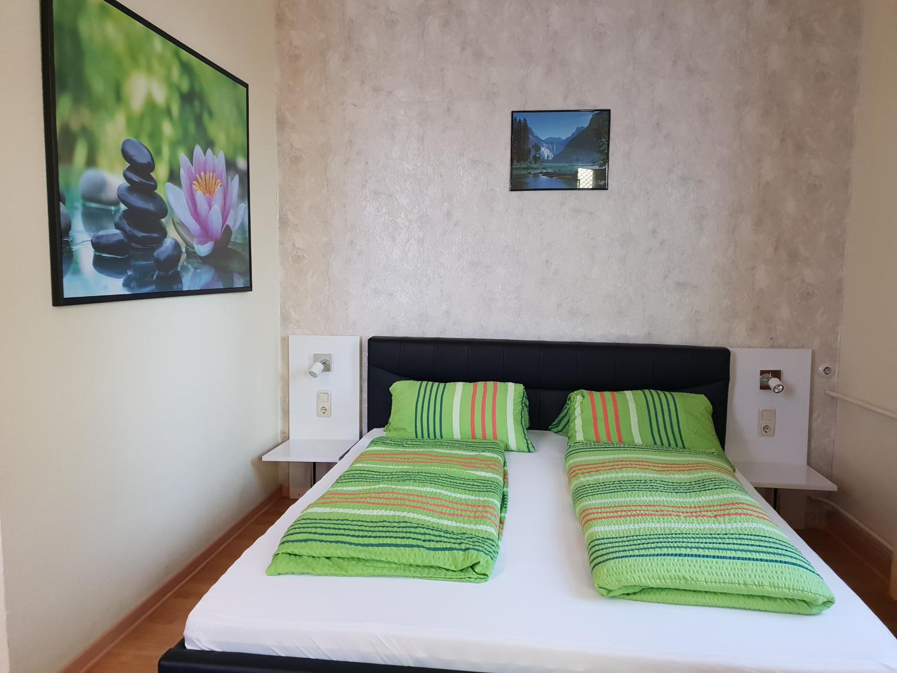 Deluxe Double Room with Shower photo 2