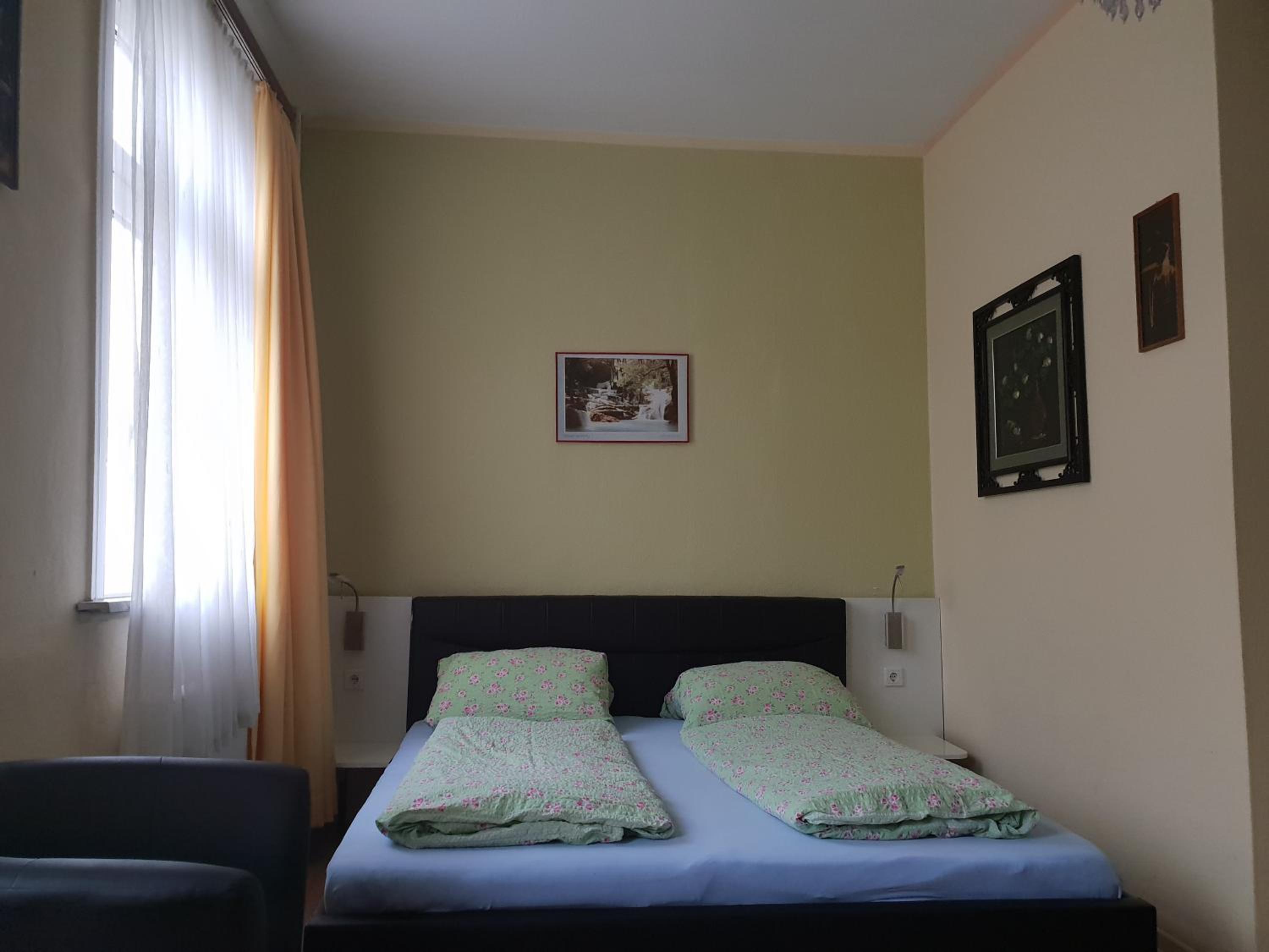 Deluxe Double Room with Shower photo 3