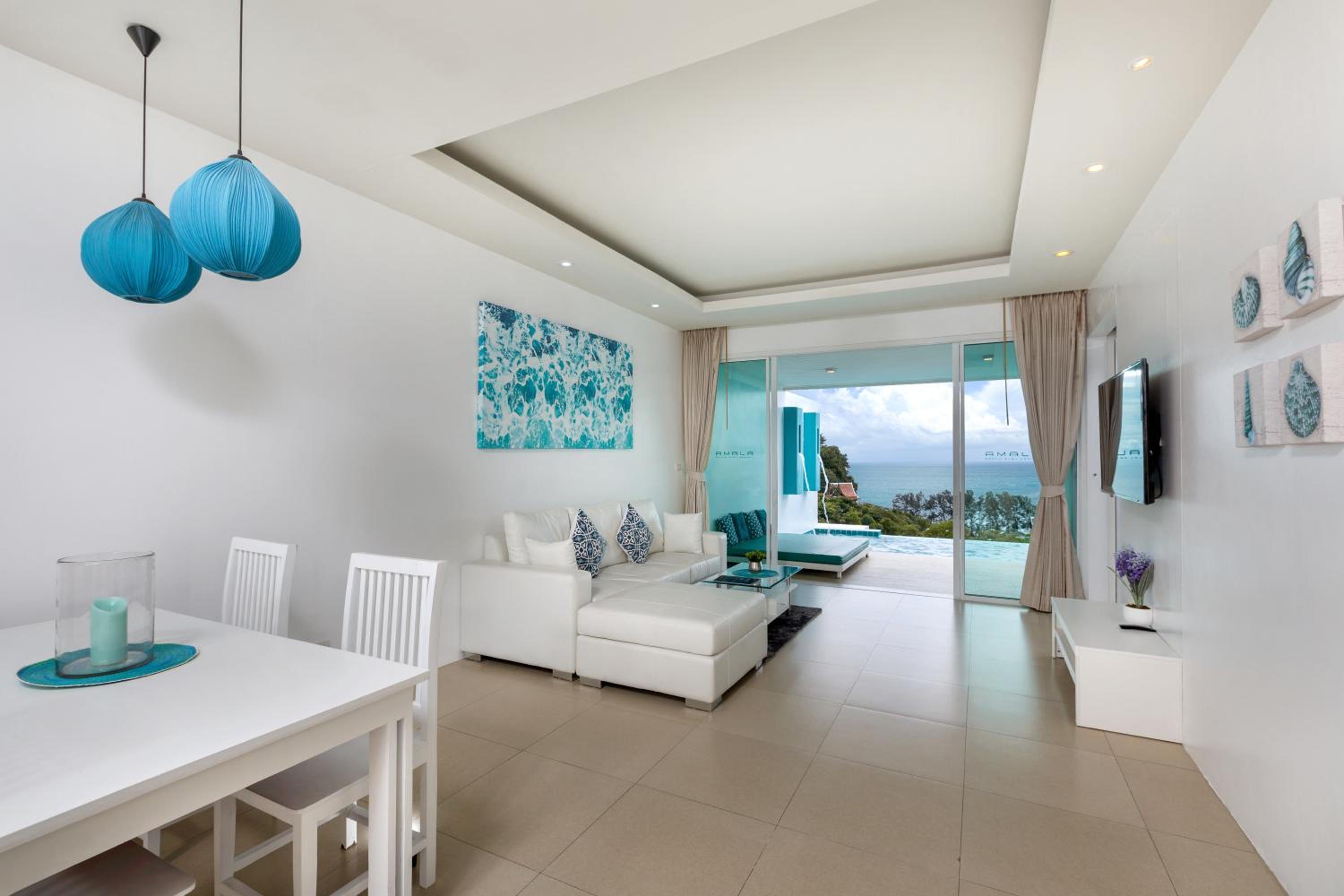 Grand Seaview Pool Suite Top Floor photo 2