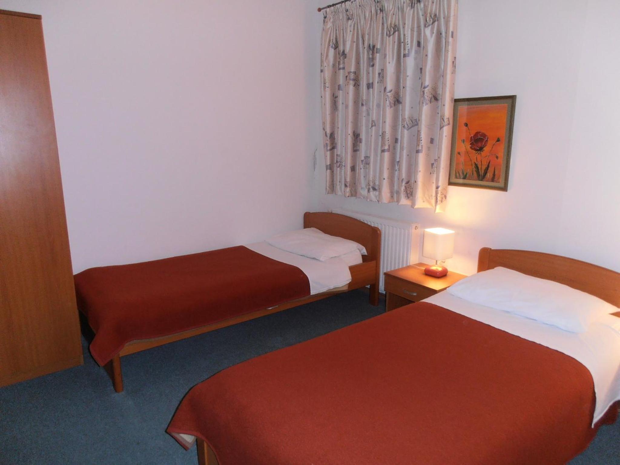Triple Room - Photo 6