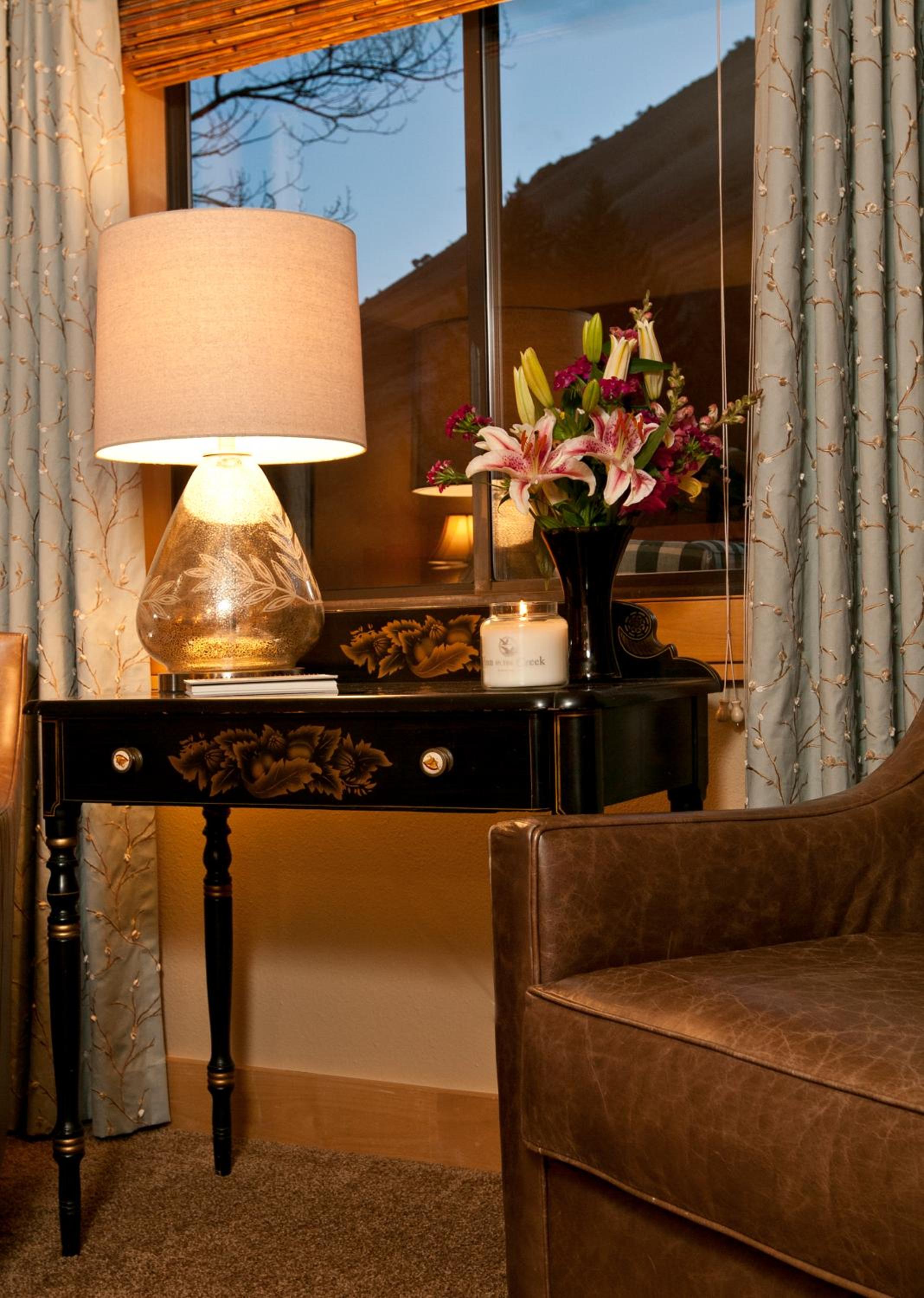 Queen Room with Creek View photo 3