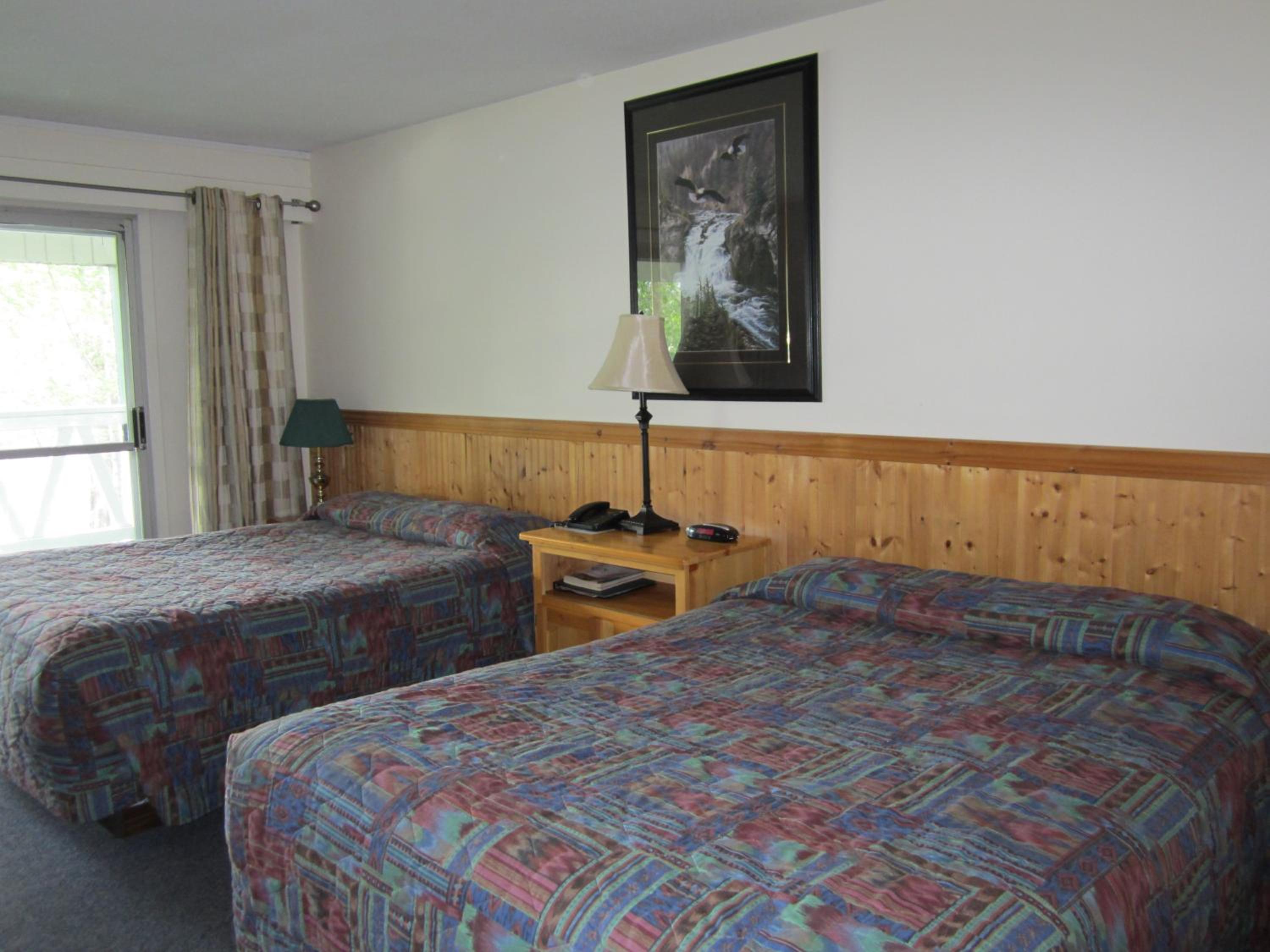 Queen Room with Two Queen Beds photo 1