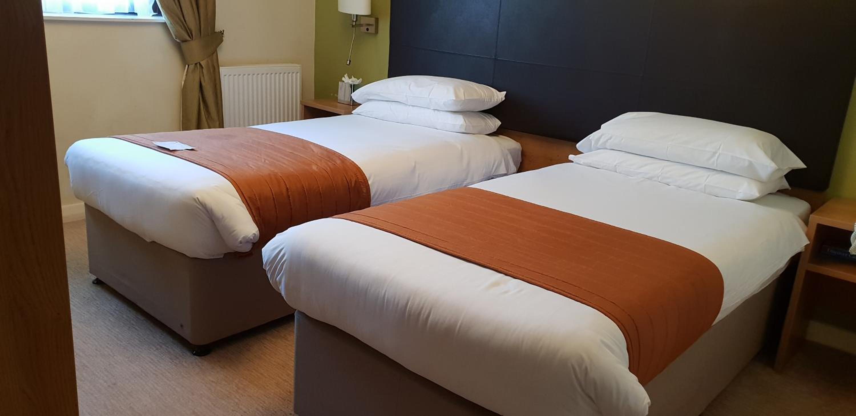 Double or Twin Room photo 3