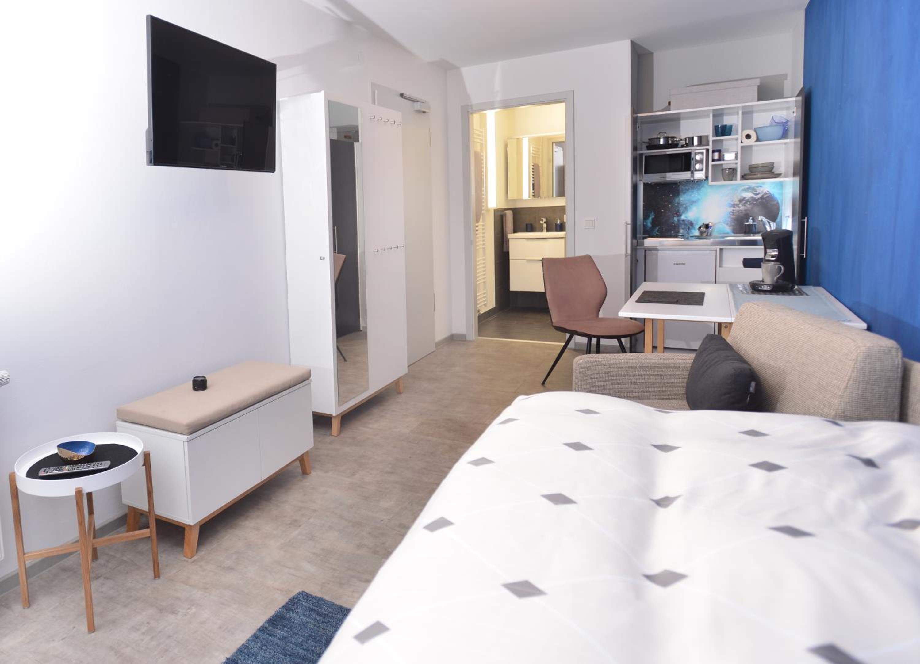 Studio Apartment photo 1