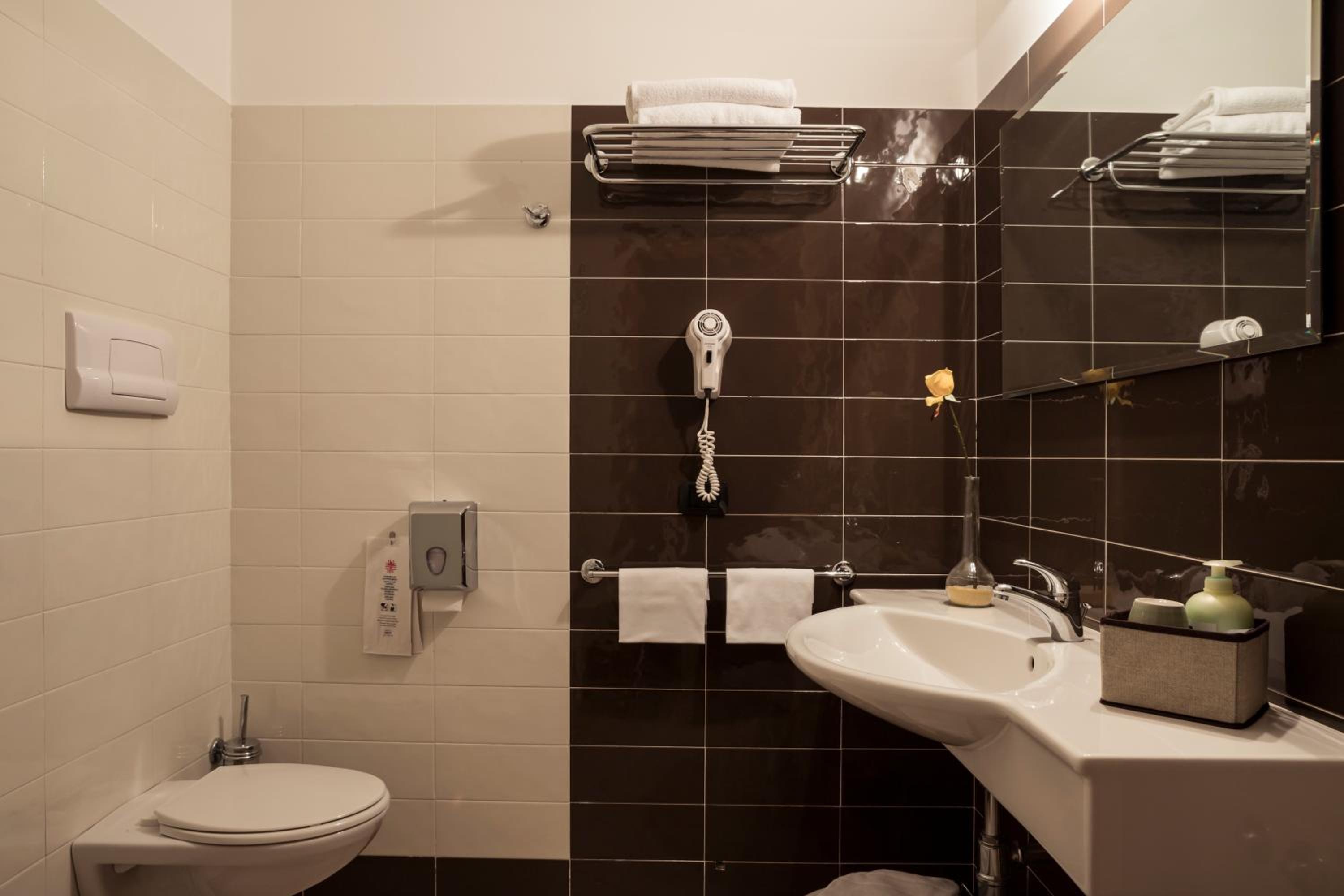 Manhattan Village Hotel, Billede 5