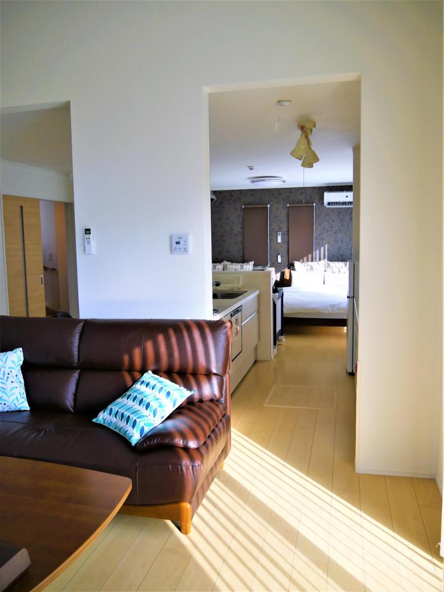 Three-Bedroom House photo 3