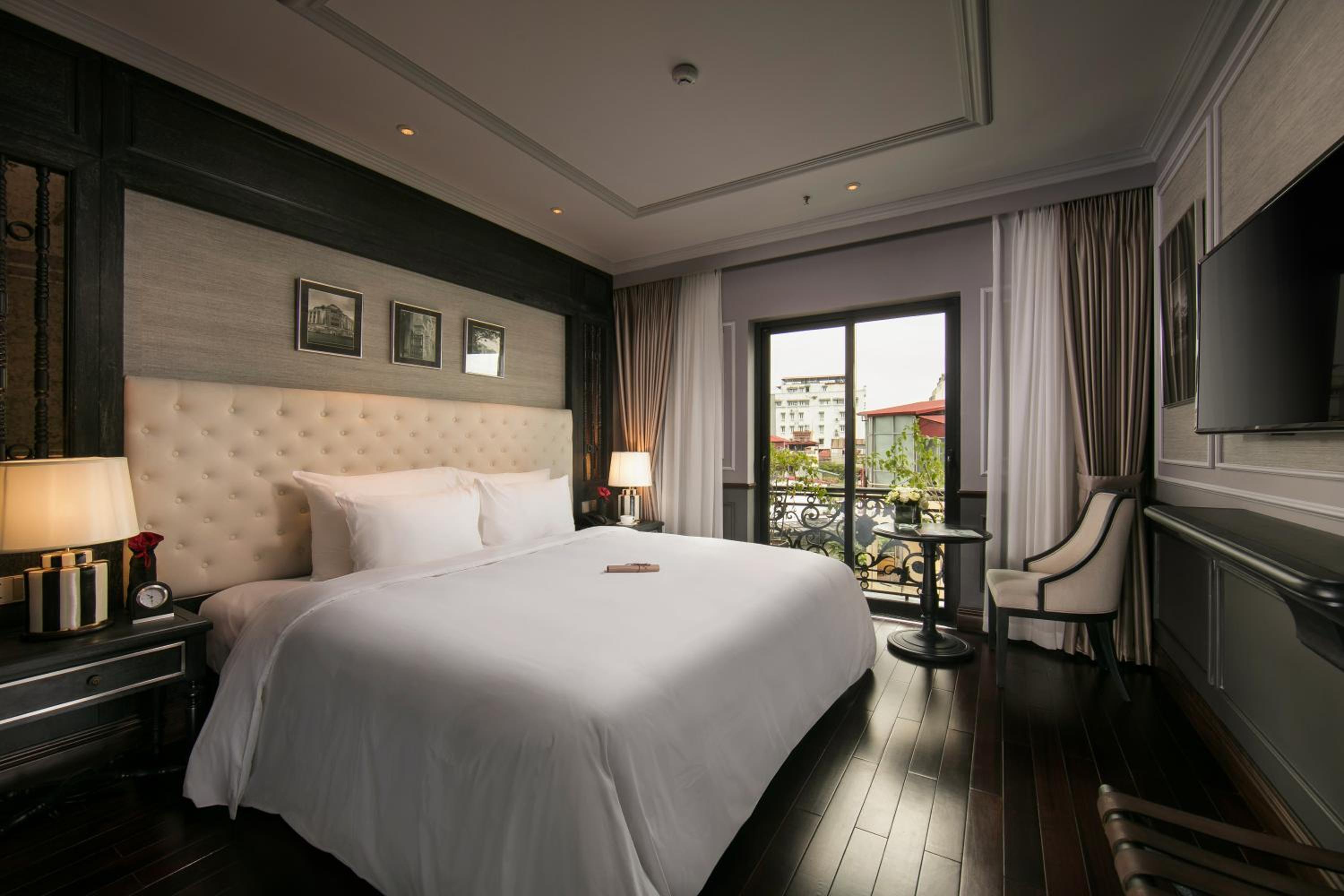 Junior Suite with City View