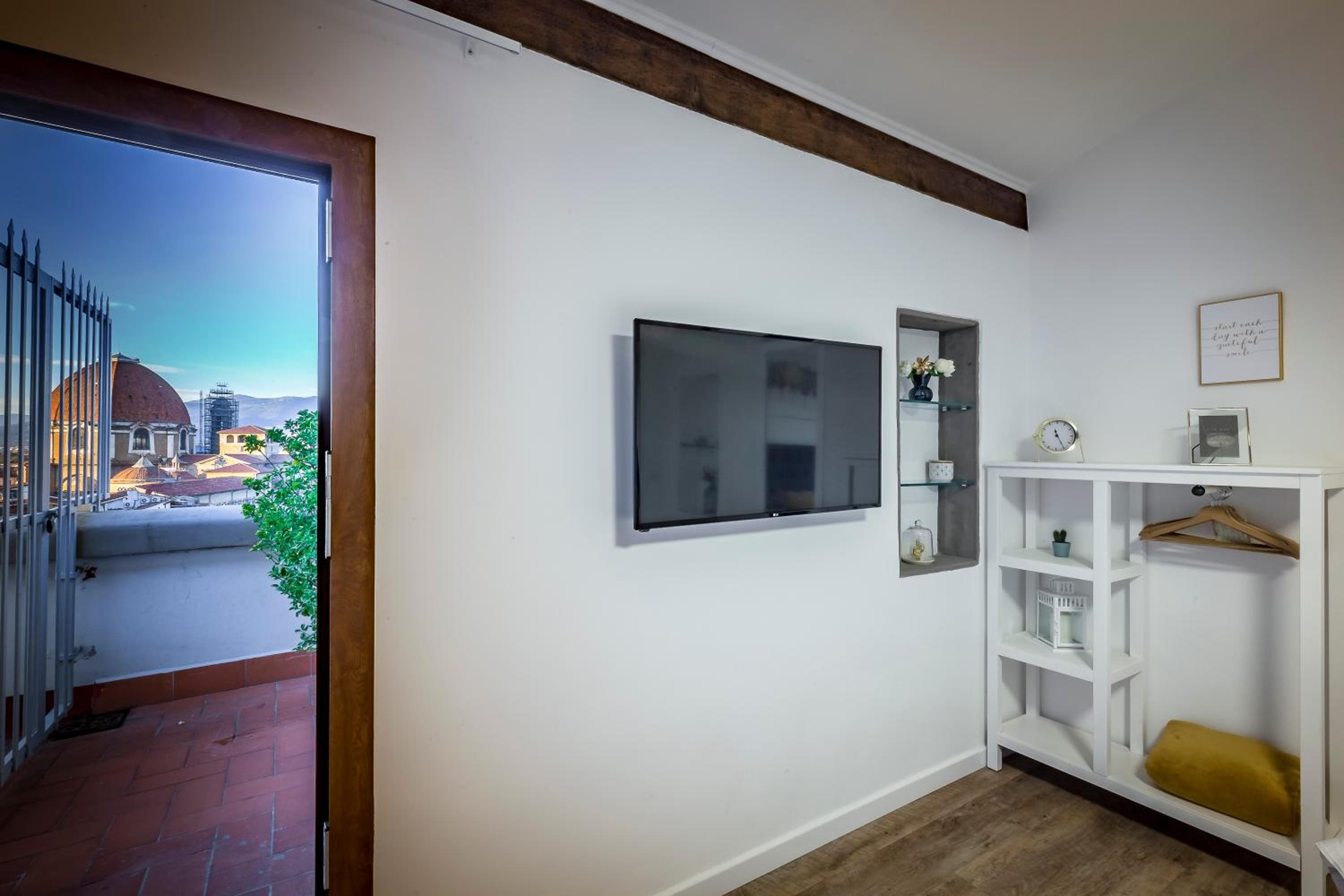 Apartment photo 1