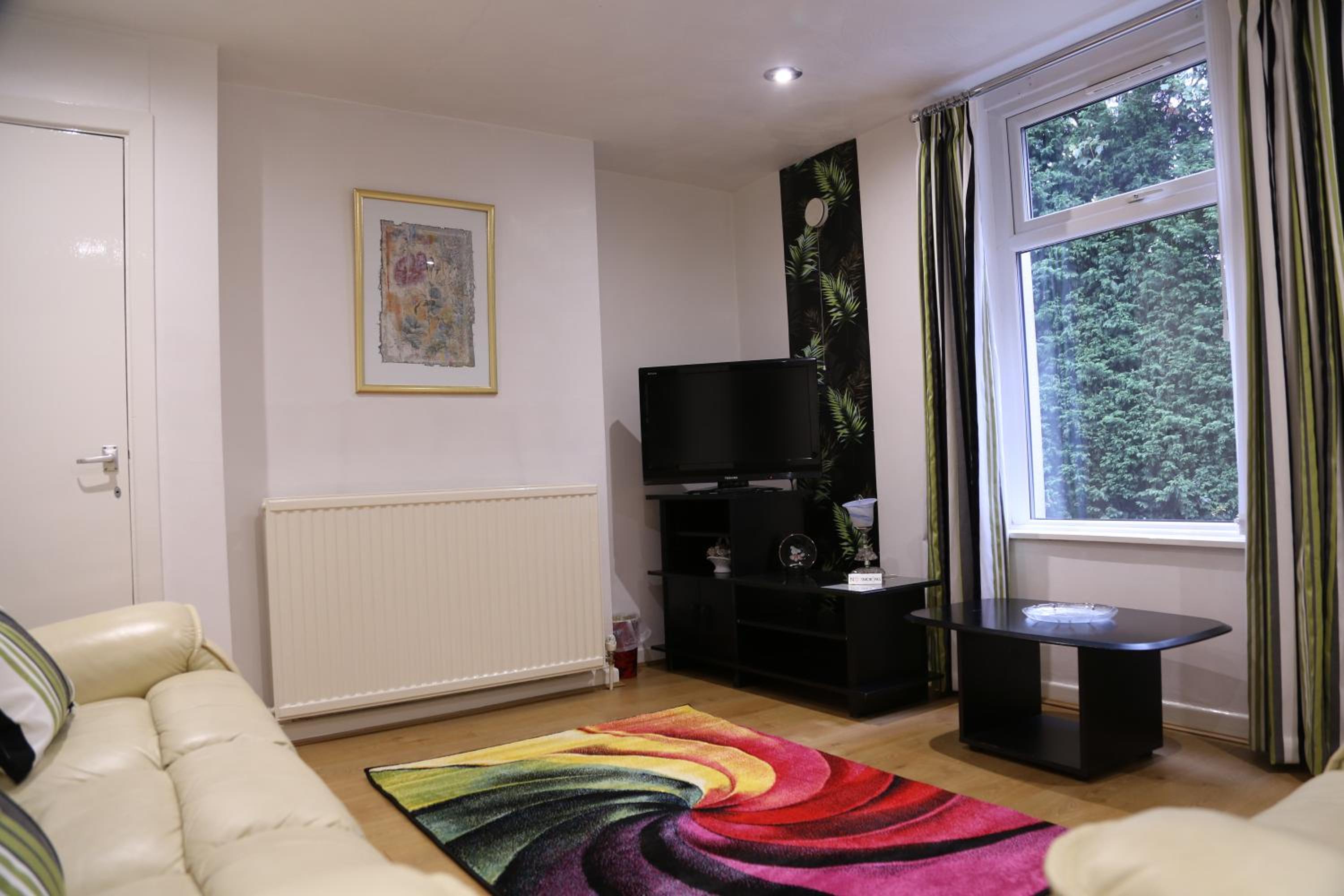 One-Bedroom Apartment Ground Floor photo 3
