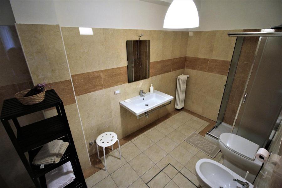 Single Room with Private Bathroom photo 2