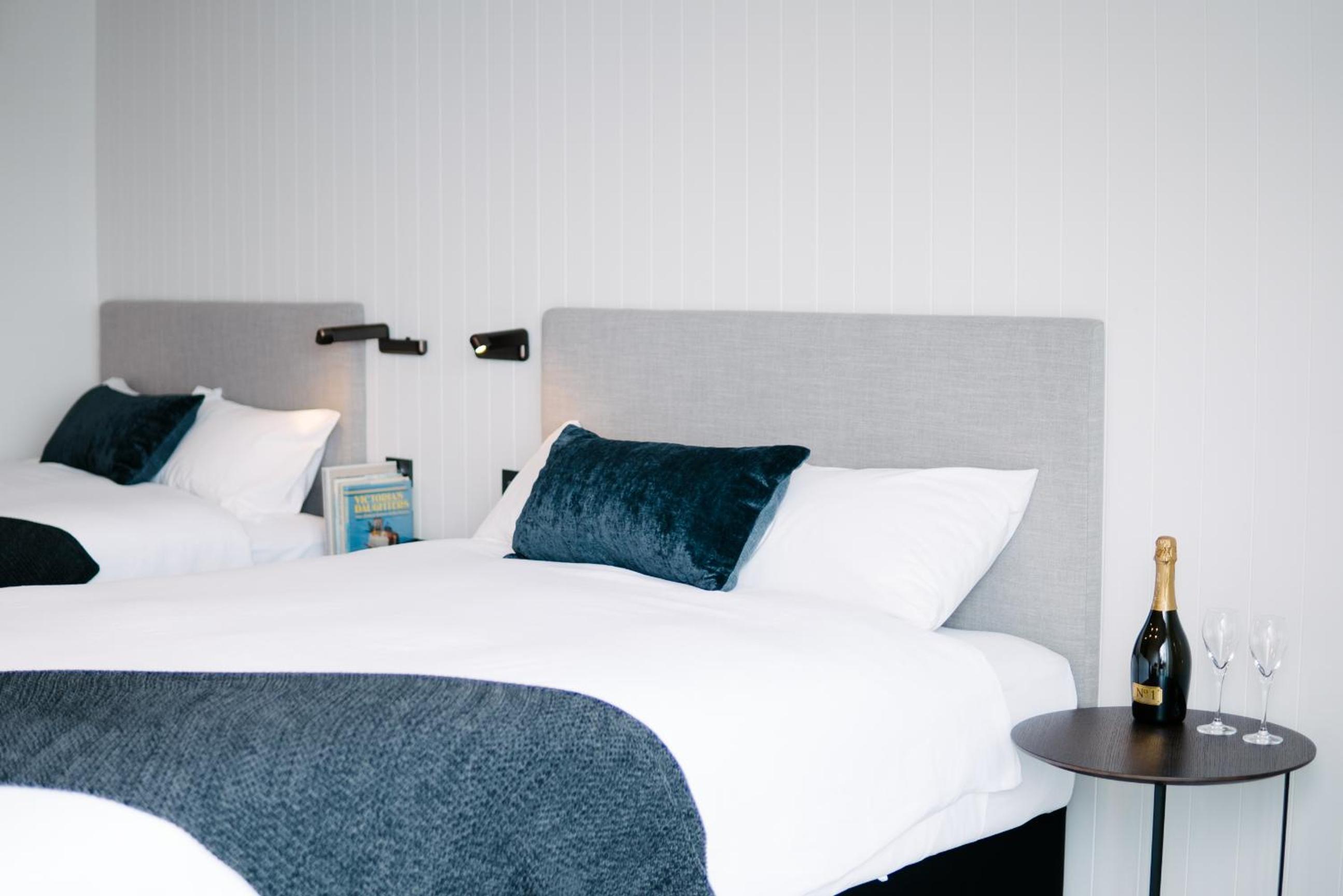Twin Room with Two Queen Beds - Kamana - No Lakeview - Photo 3