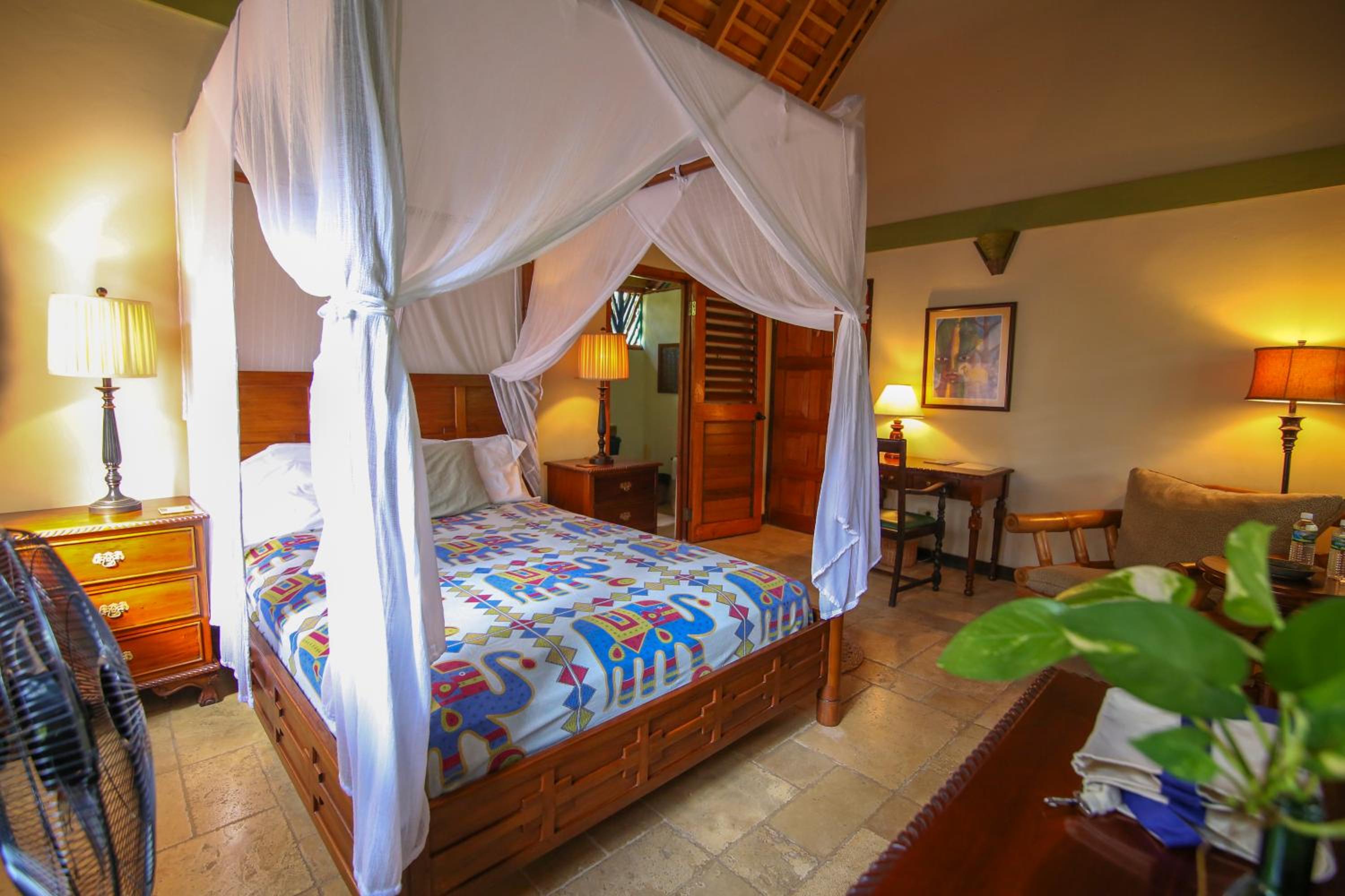 Queen Room with Garden View