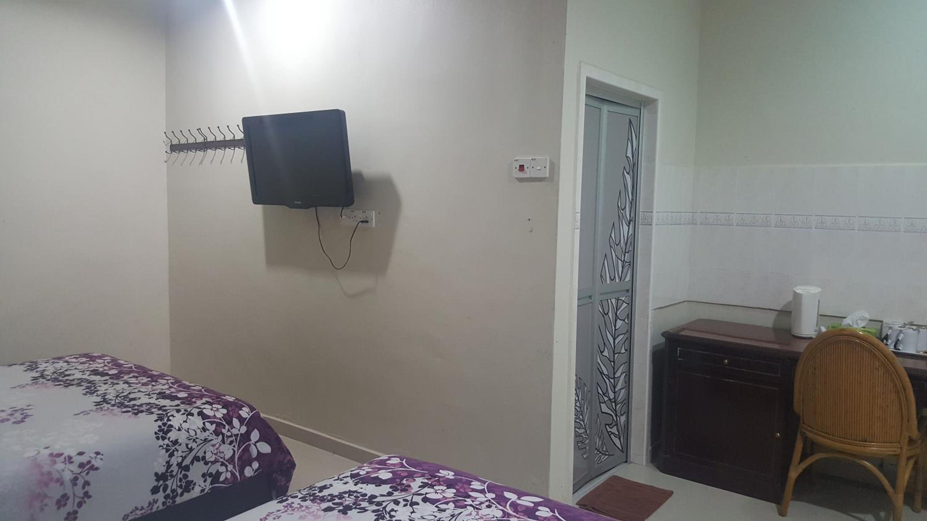 Standard Family Room - Photo 5